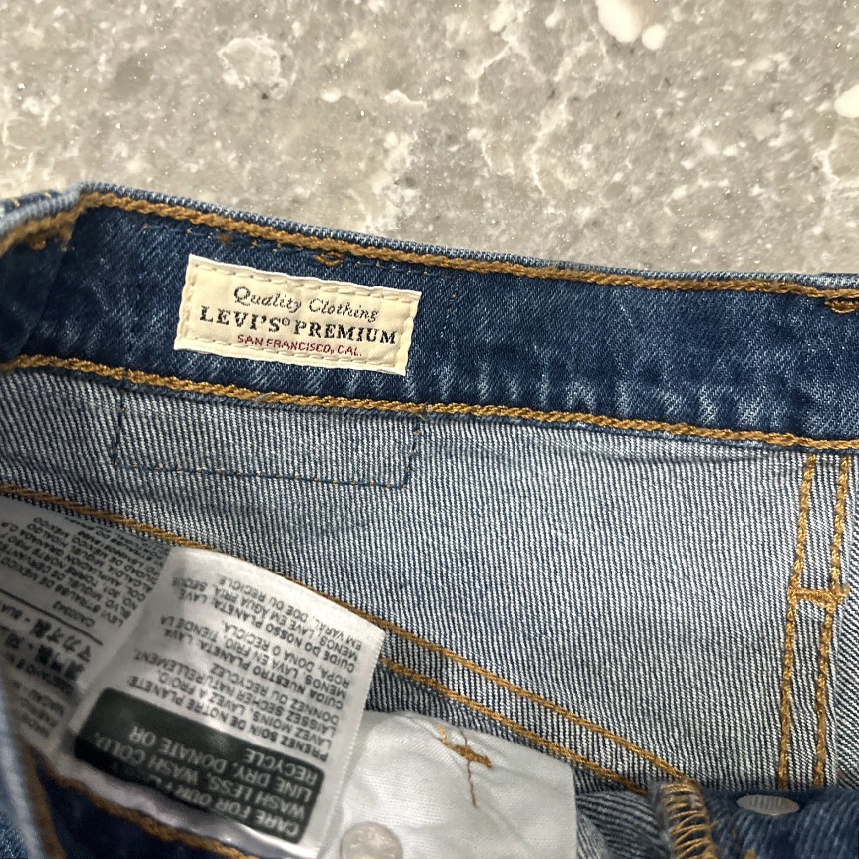 Levi's Levi's 501 Premium Denim Cut Off Button Fly Shorts Women Size 26 Blue Mid Rise 5-Pocket Casual Denim Shorts Size 26" / US 2 / IT 38 - 3 Thumbnail