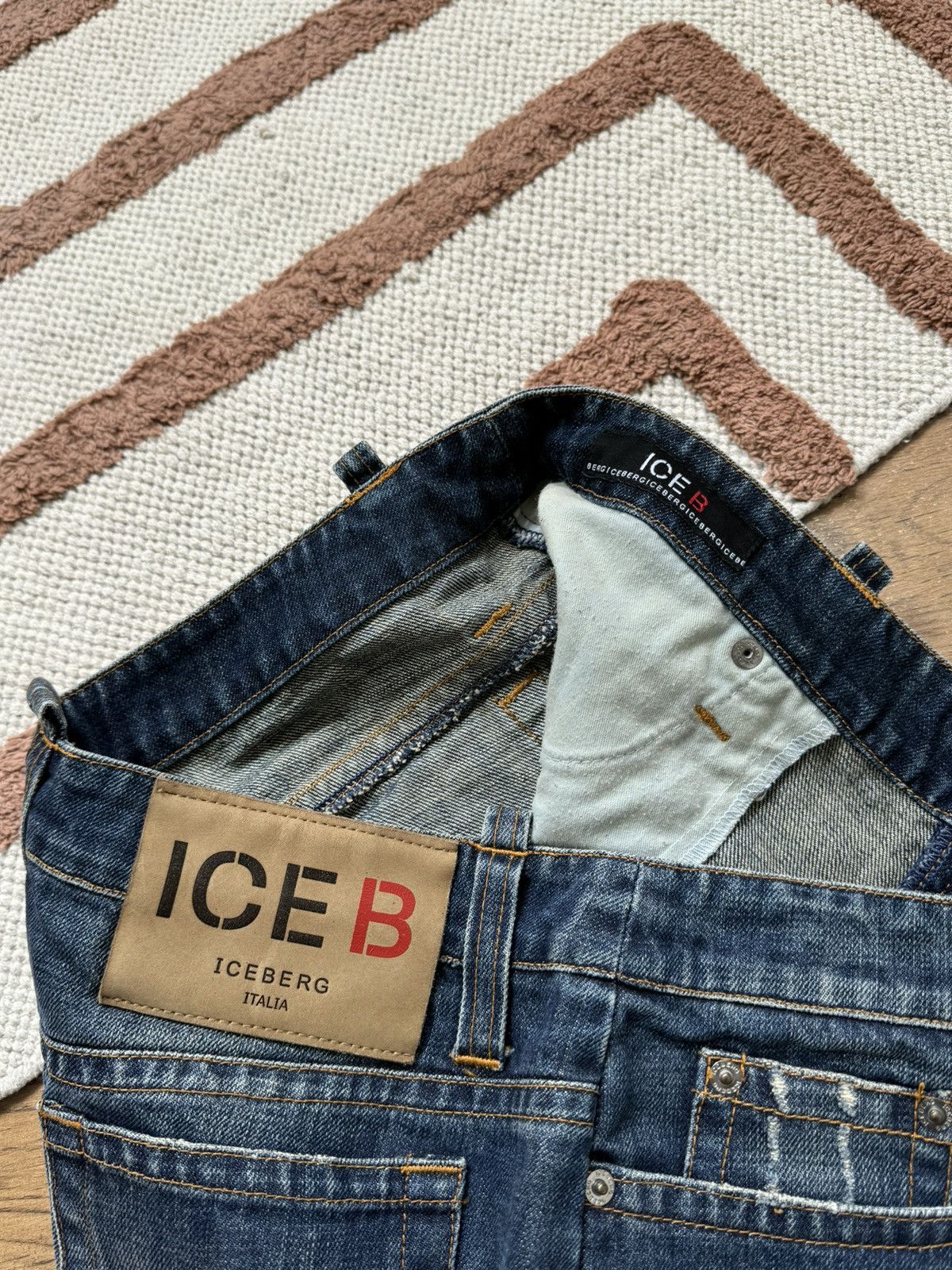 Iceberg VINTAGE ICEBERG WASHED DEMIN MINI SKIRT Size 28" / US 6 / IT 42 - 6 Thumbnail