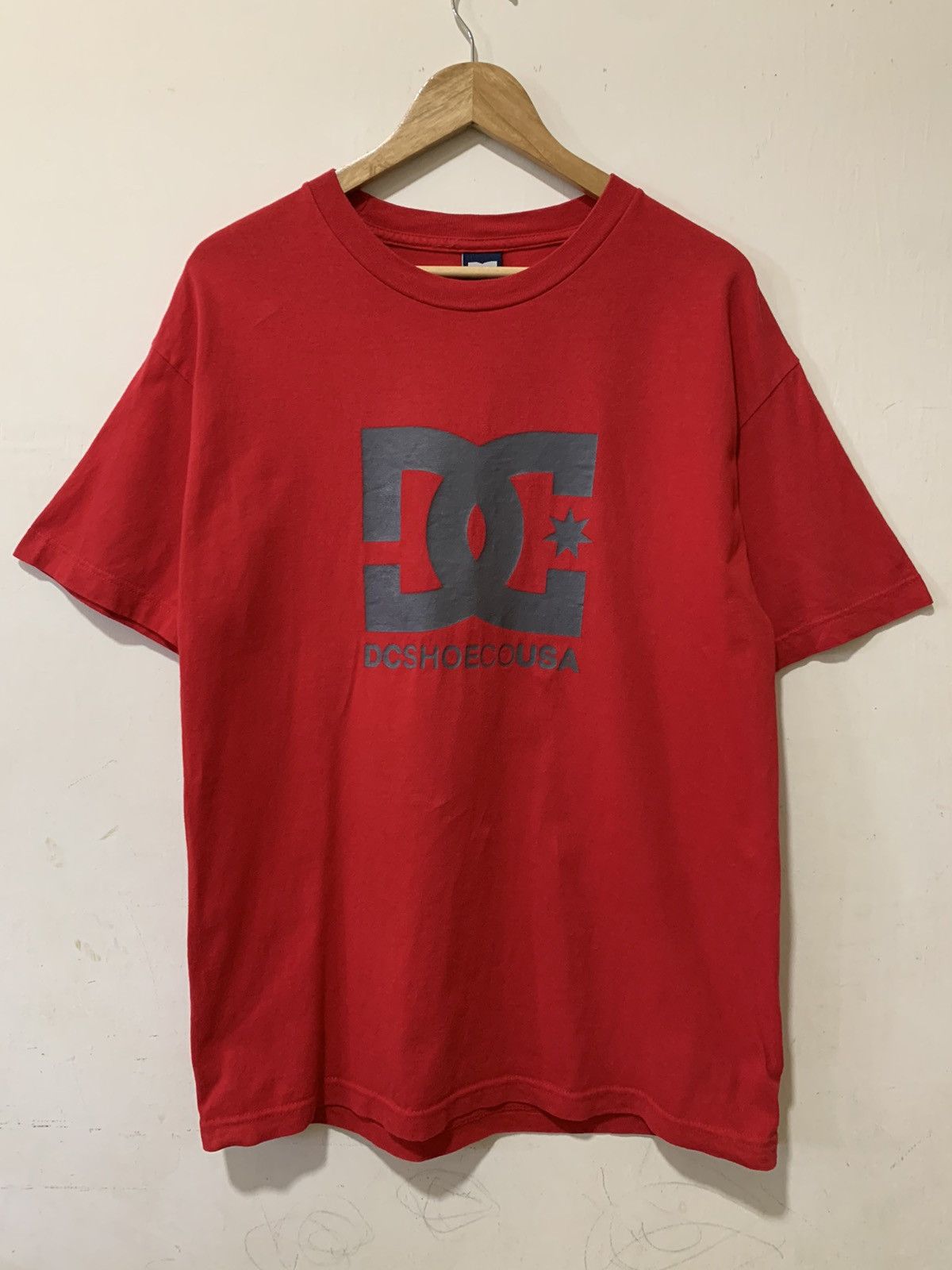 DC Vintage Y2K dc shoes logo shirt Size US L / EU 52-54 / 3 - 1 Thumbnail