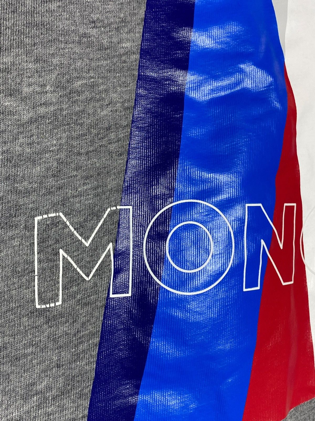 Moncler Moncler Big Logo Grey Blue Red Graphic T-Shirt Size US M / EU 48-50 / 2 - 7 Thumbnail
