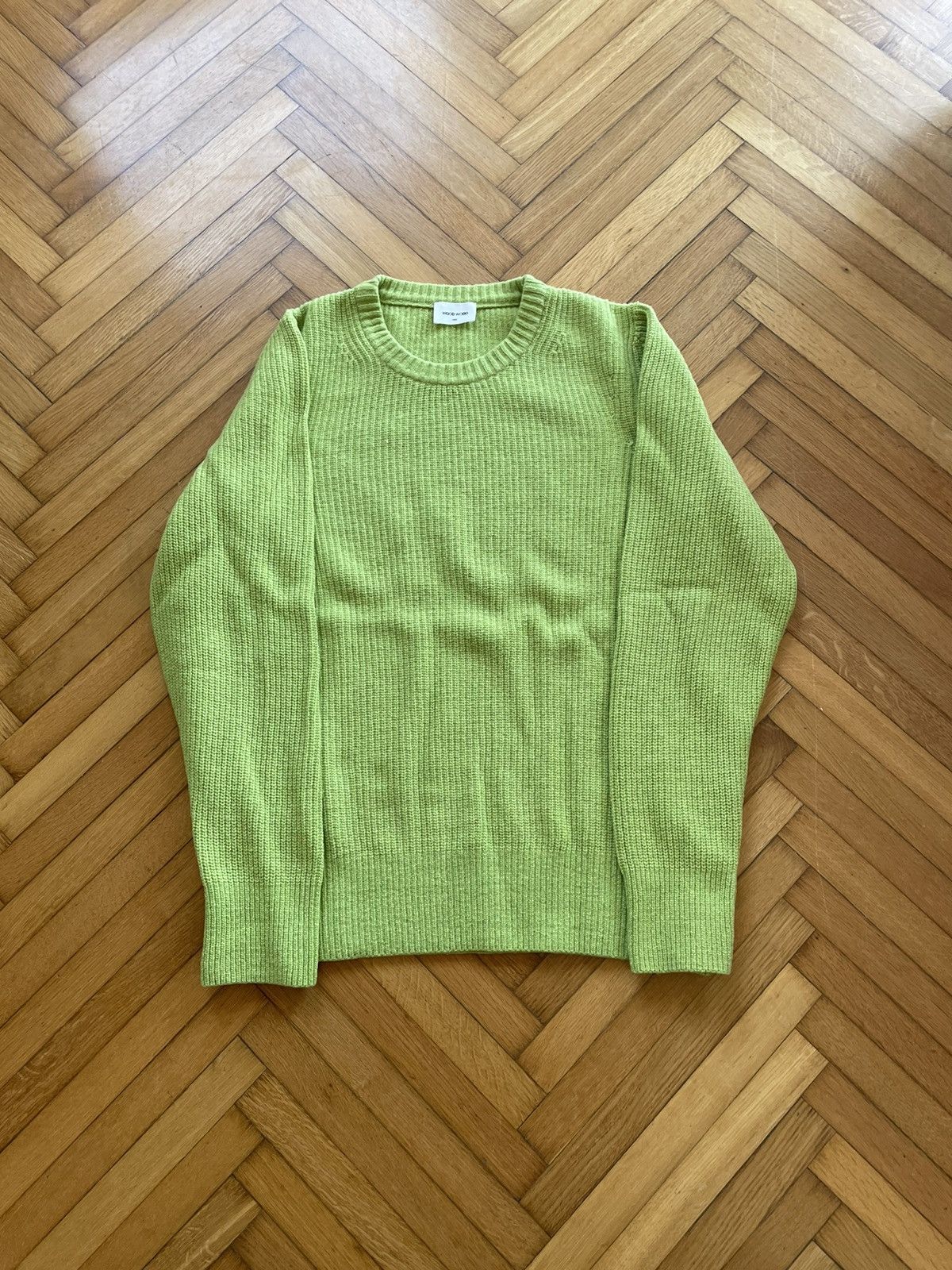 Green wood wood sweater
