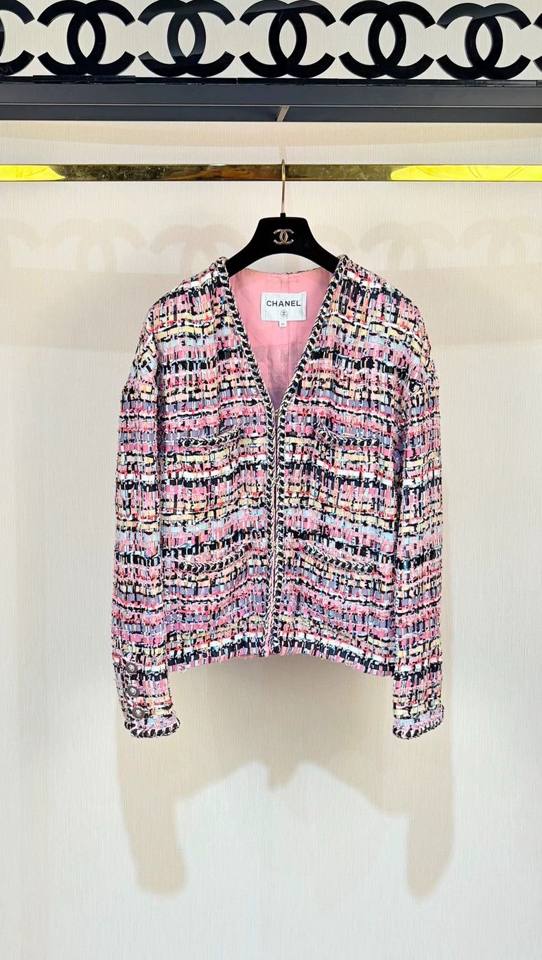 Chanel Chanel 22p pink purple mosaic coat Size M / US 6-8 / IT 42-44 - 1 Thumbnail