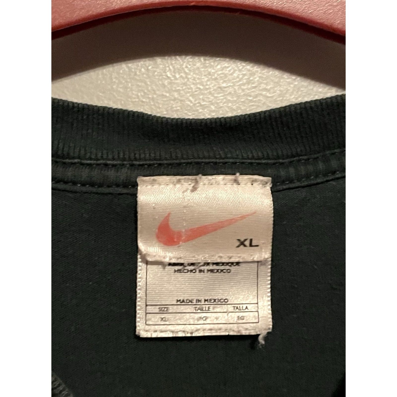Nike VINTAGE Nike T-Shirt XL Green Embroidered Mini Swoosh 90s Y2K USA Mens Size US XL / EU 56 / 4 - 3 Thumbnail