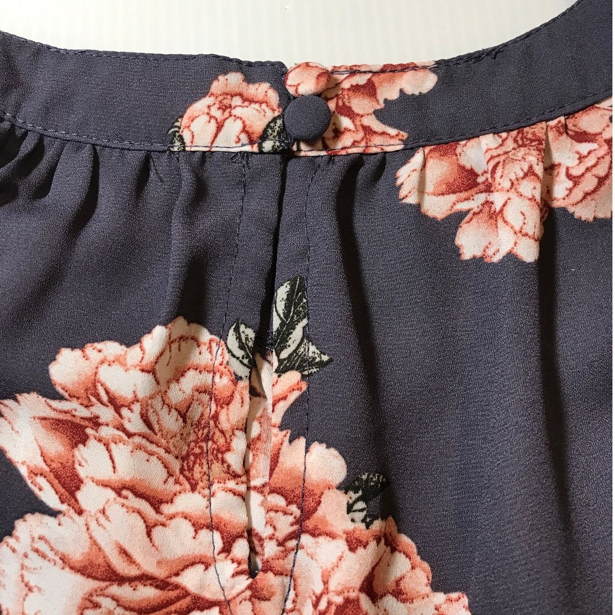 Other Torrid Floral Scoop Neck Sleeveless Blouse 2X Size XXL / US 16-18 / IT 52-54 - 6 Thumbnail
