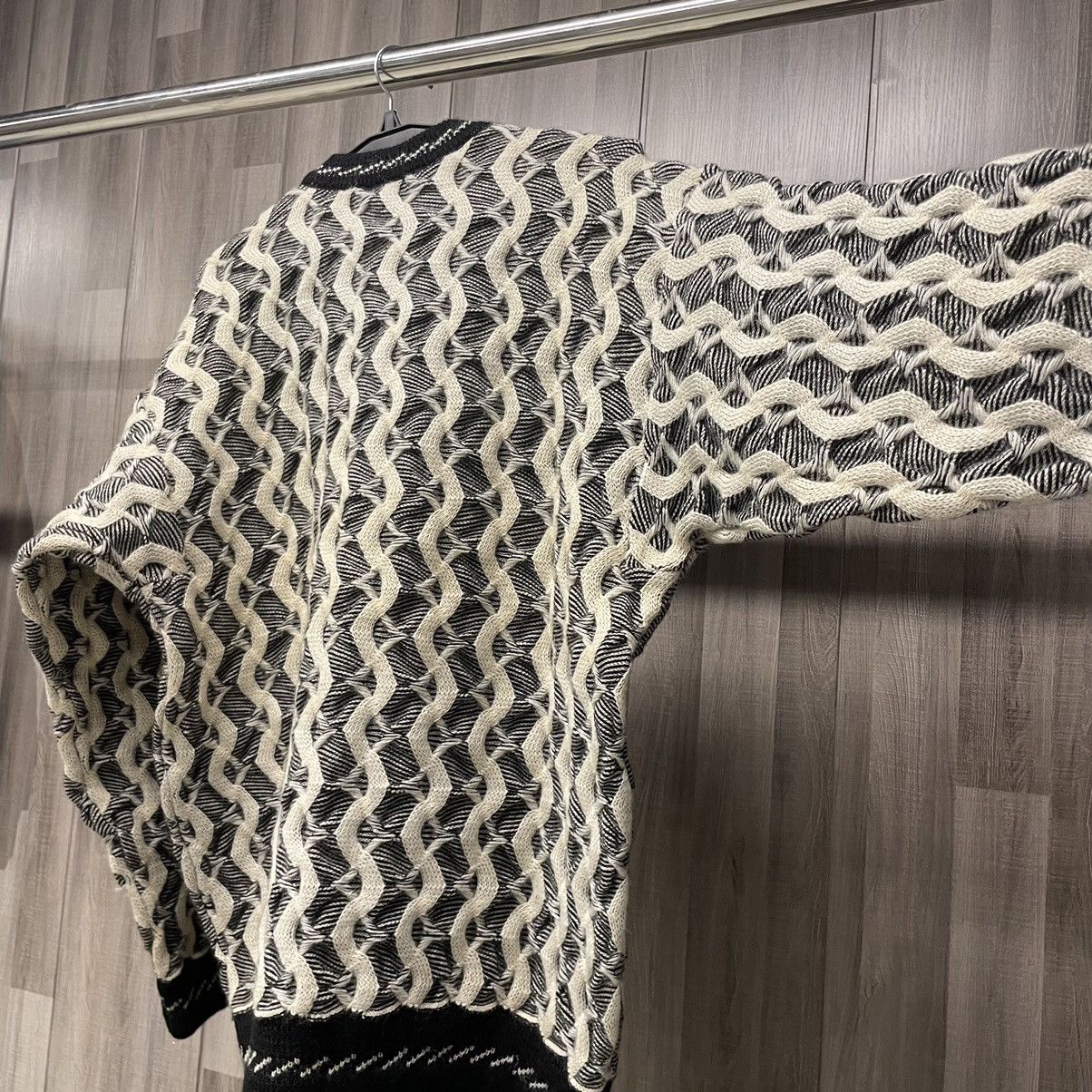 Coogi Vintage Coogi Australia Wavy Pattern 3D Knit Wool Sweater Size US L / EU 52-54 / 3 - 17 Thumbnail