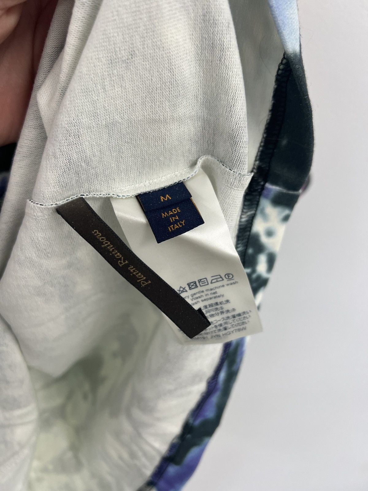 Louis Vuitton × Virgil Abloh PLAIN RAINBOW tee shirt from Virgil’s first collection Size US M / EU 48-50 / 2 - 4 Thumbnail