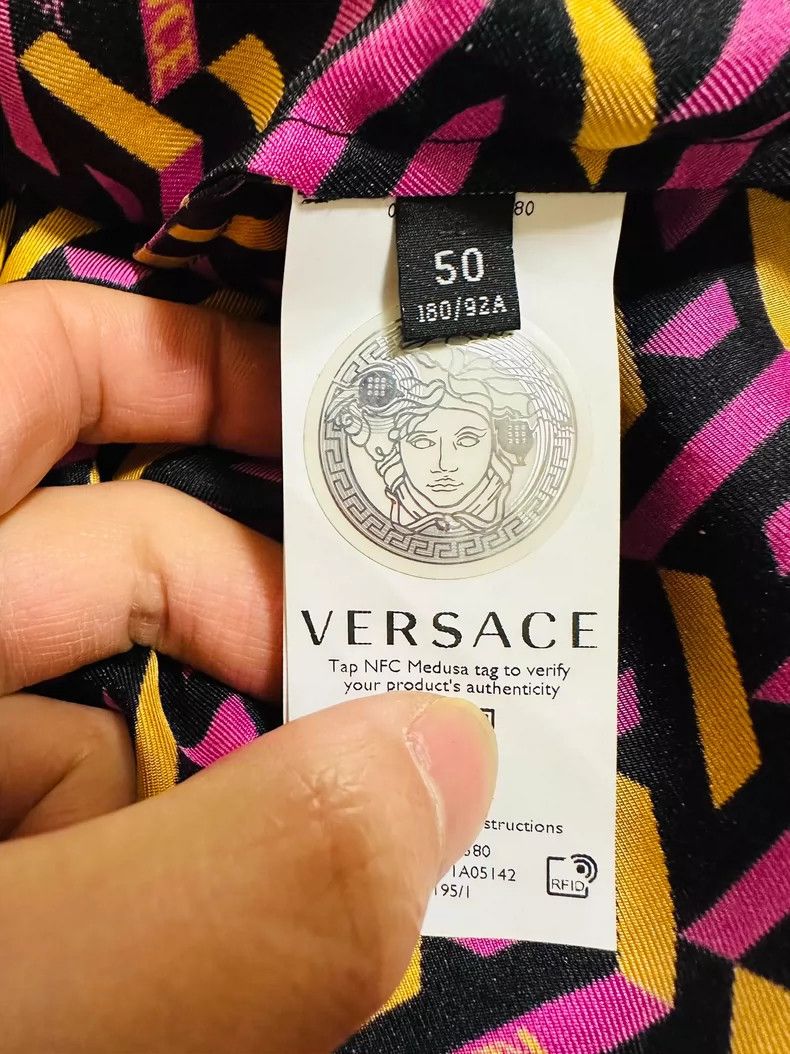 Versace Versace Silk shirts Size US L / EU 52-54 / 3 - 7 Thumbnail