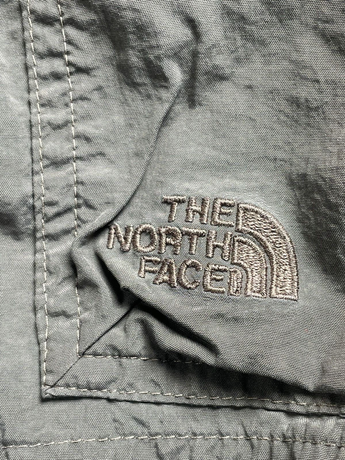 The North Face × Vintage Vintage The North Face Shorts Size US 32 / EU 48 - 2 Thumbnail