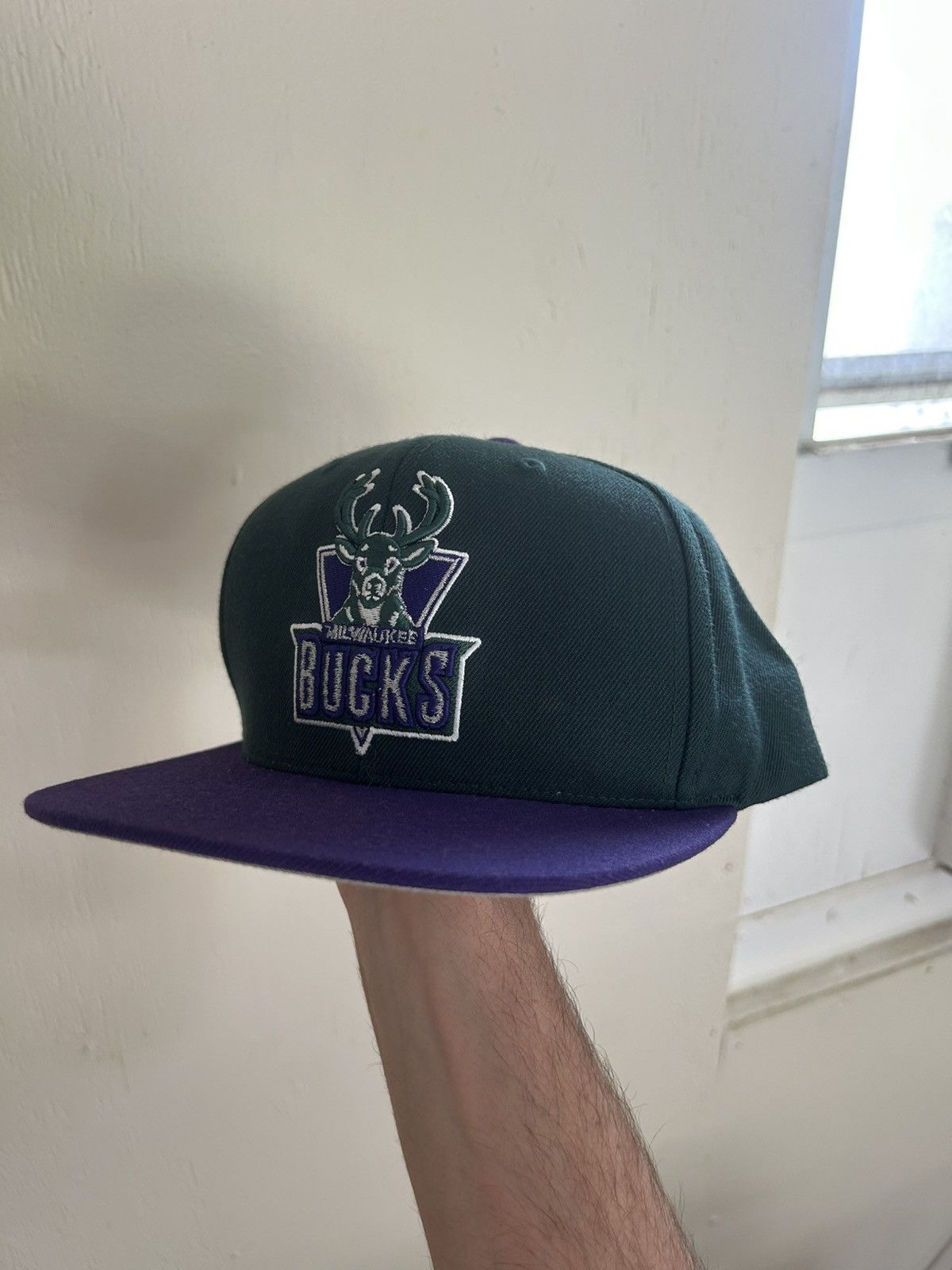 Vintage Milwaukee Bucks Mitchell & Ness Snapback NBA Hat Size ONE SIZE - 2 Thumbnail