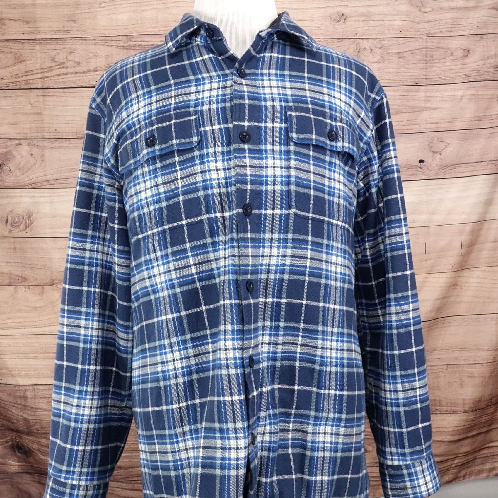 Vintage LL BEAN TRADITIONAL FIT FLEECE LINED FLANNEL BUTTON DOWN SHIRT MENS SIZE XL BLUE PLAID COTTON REGULAR FIT, WARM, BUTTON-UP, COLLARED, LONG SLEEVE Size US XL / EU 56 / 4 - 3 Thumbnail