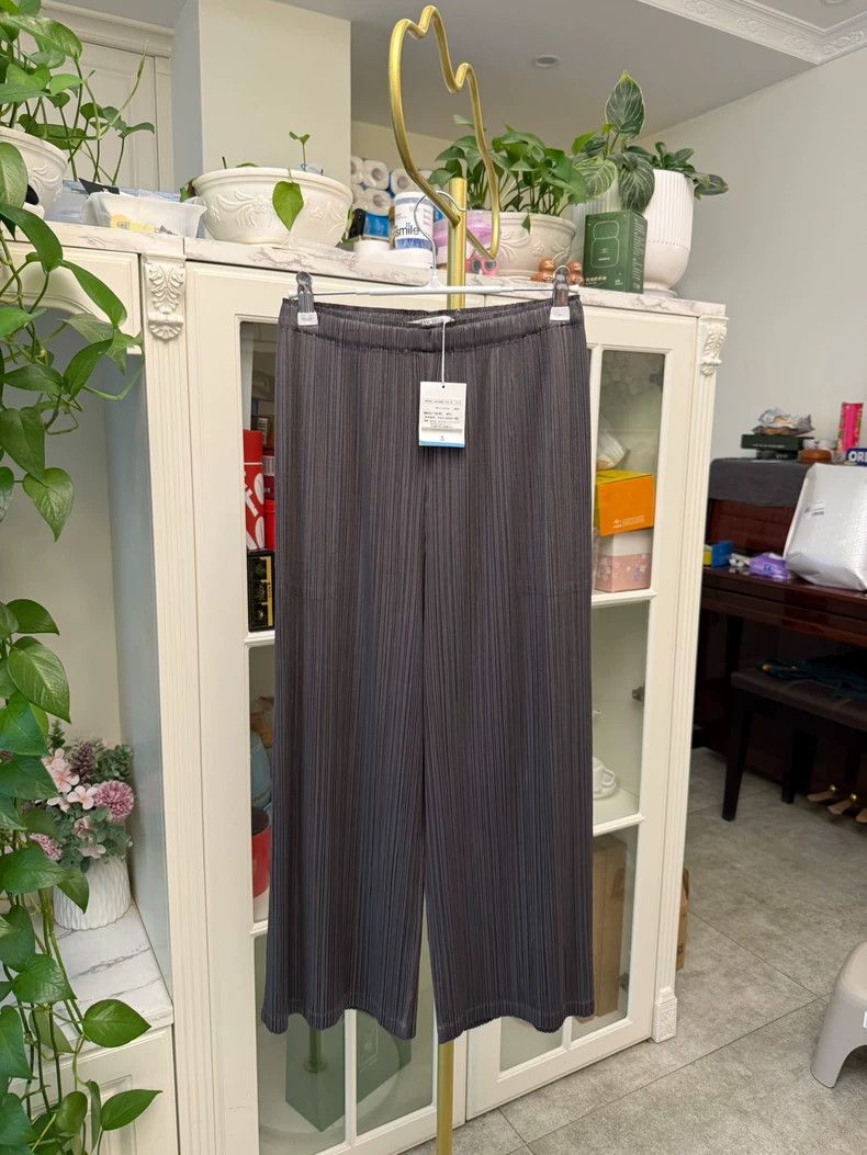 Issey Miyake Issey Miyake size:3 Brown pleated trousers Size 31" - 1 Thumbnail