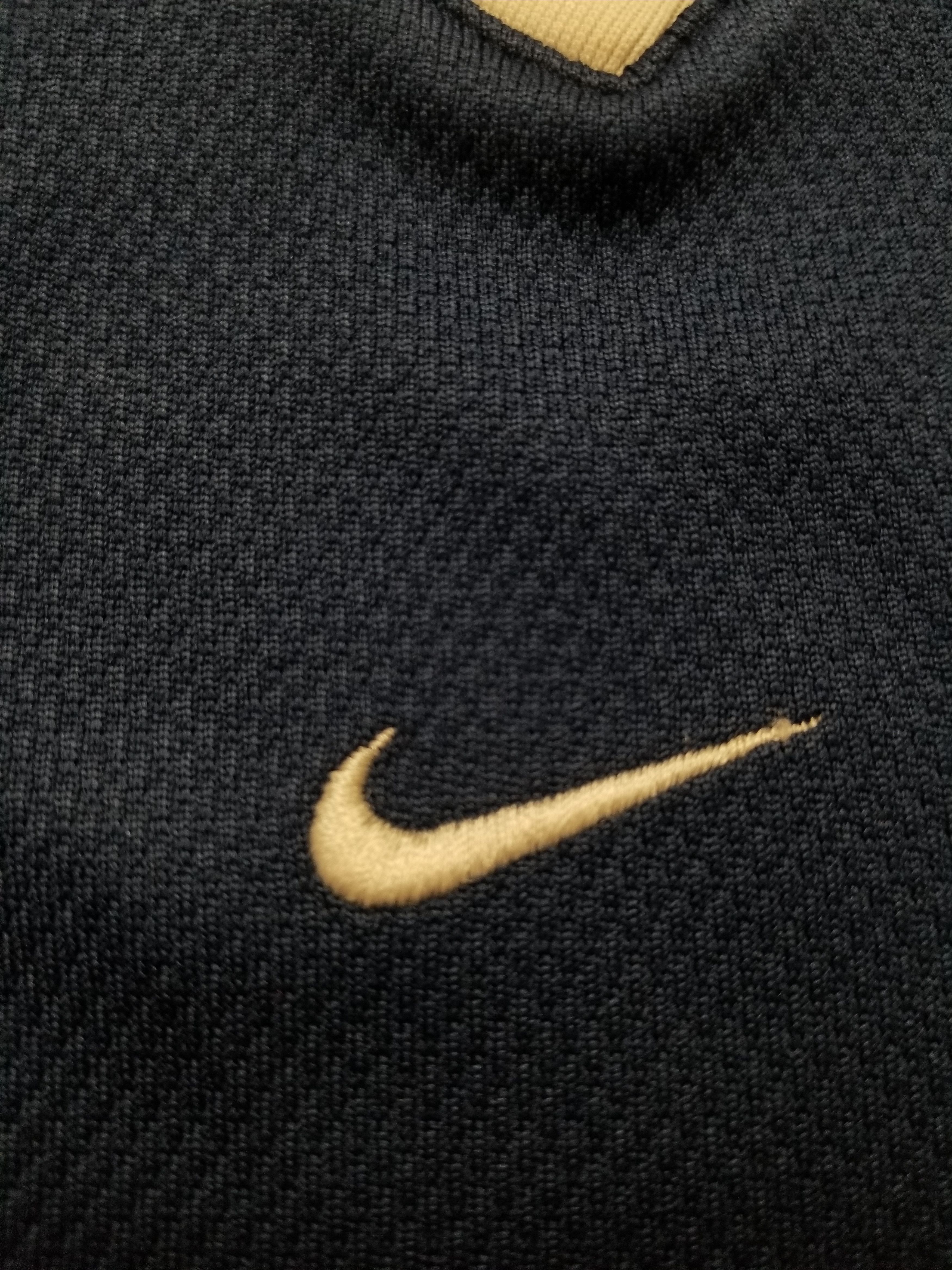 Nike Vintage 90s Nike Jersey Travis Style Sportwear Style Size US M / EU 48-50 / 2 - 3 Thumbnail
