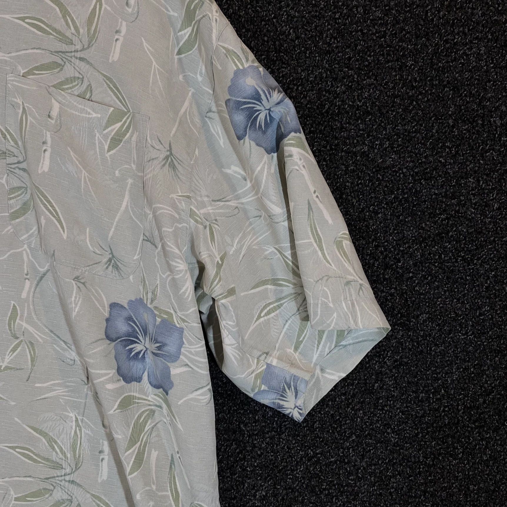 Tommy Bahama Tommy Bahama Silk Shirt Men XL Gray Floral Hawaiian Camp Aloha Resort Button Up Size US XL / EU 56 / 4 - 4 Thumbnail