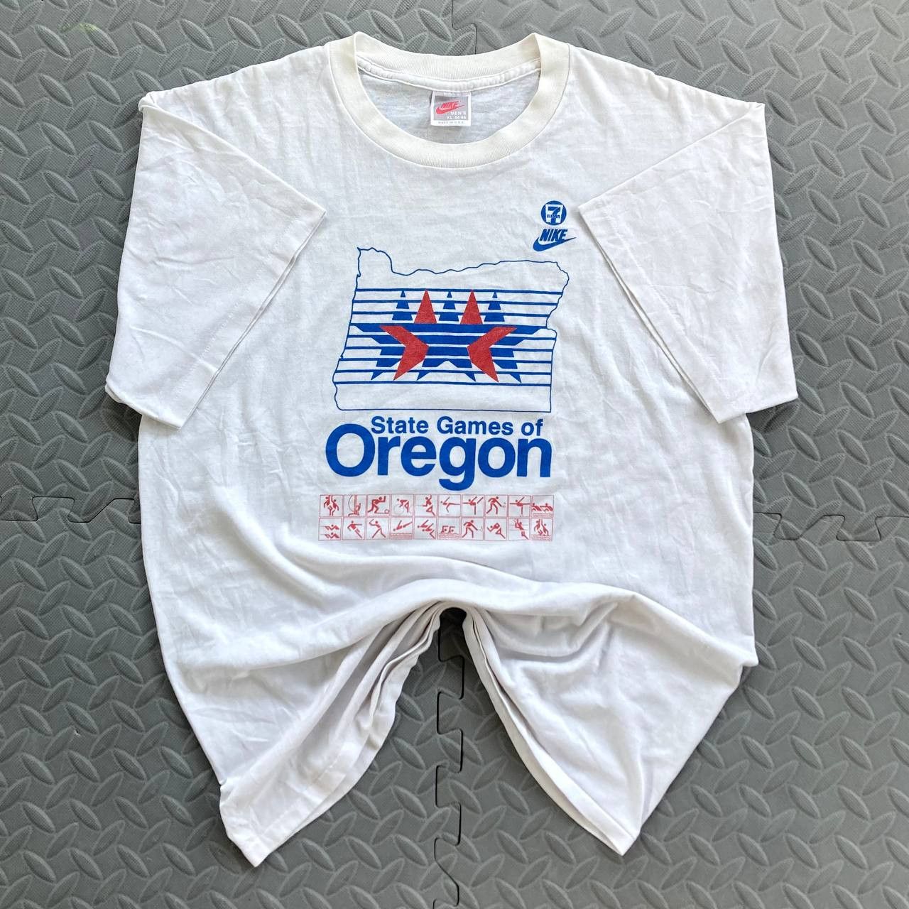 Nike 1986 “State Games of Oregon” Tee Size US L / EU 52-54 / 3 - 1 Thumbnail