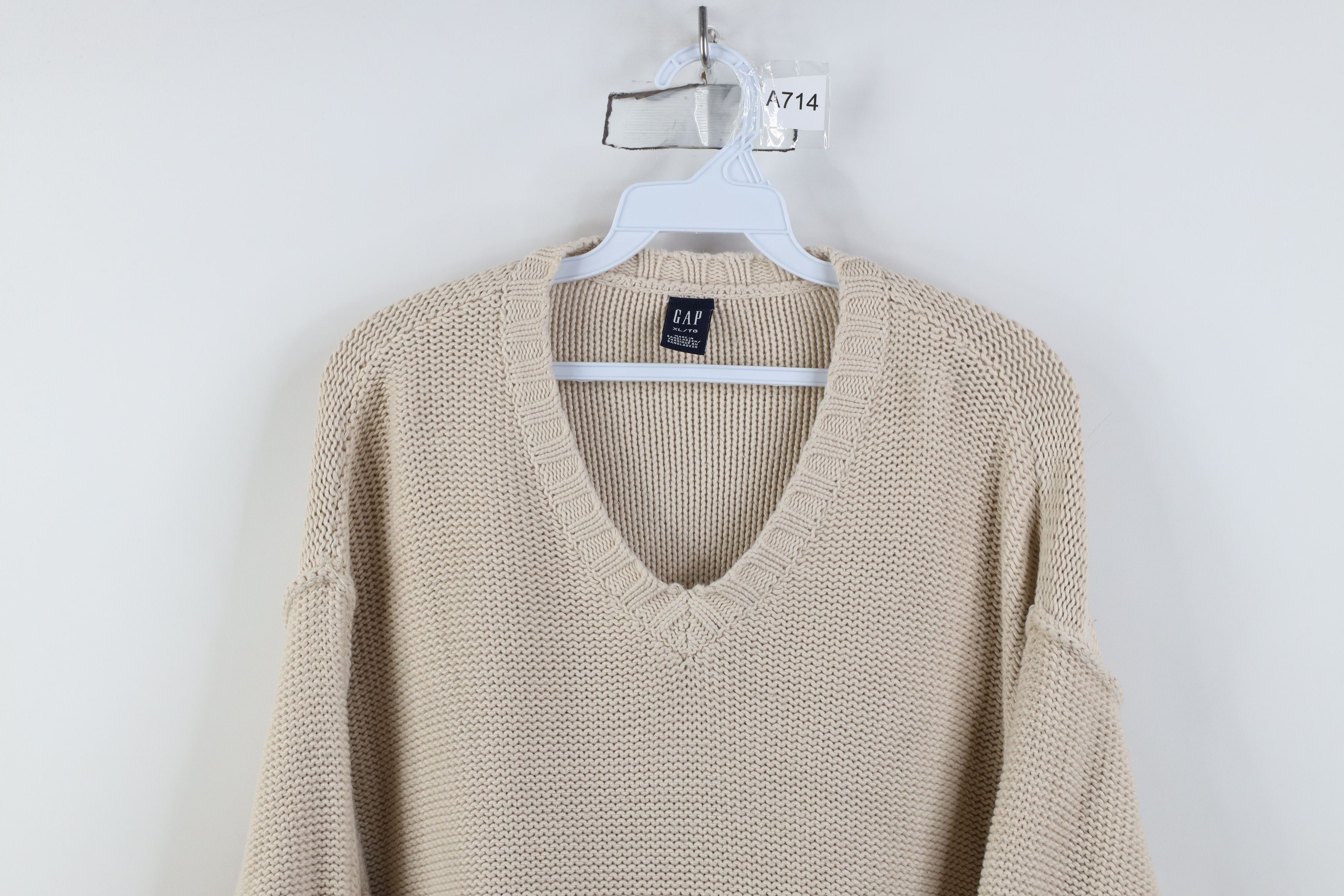 Gap Vintage Y2K 2001 Gap Heavyweight Knit V-Neck Sweater Beige Size US XL / EU 56 / 4 - 2 Thumbnail