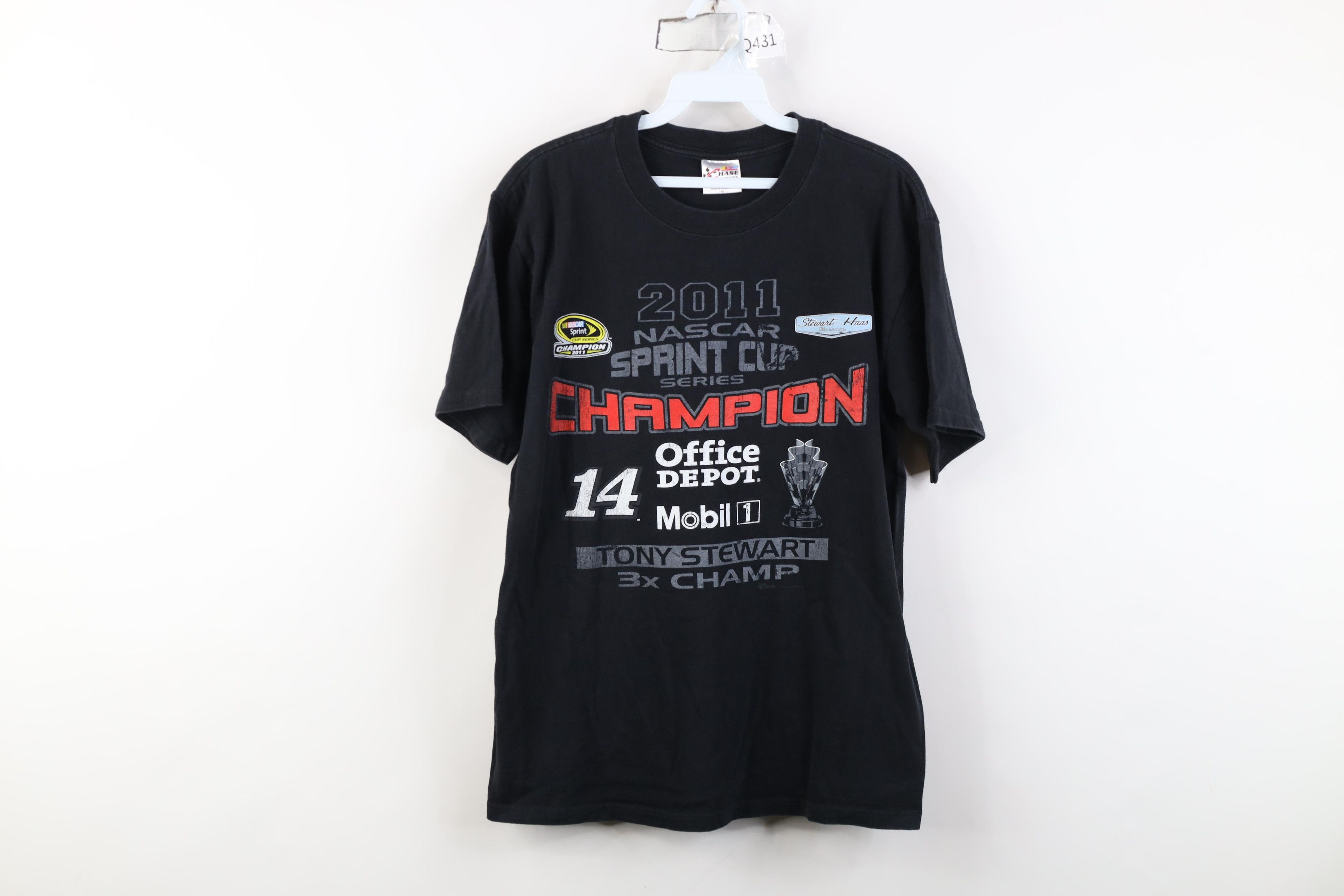 Vintage Y2K NASCAR 2011 Champion Tony Stewart Short Sleeve T-Shirt Size US M / EU 48-50 / 2 - 1 Thumbnail