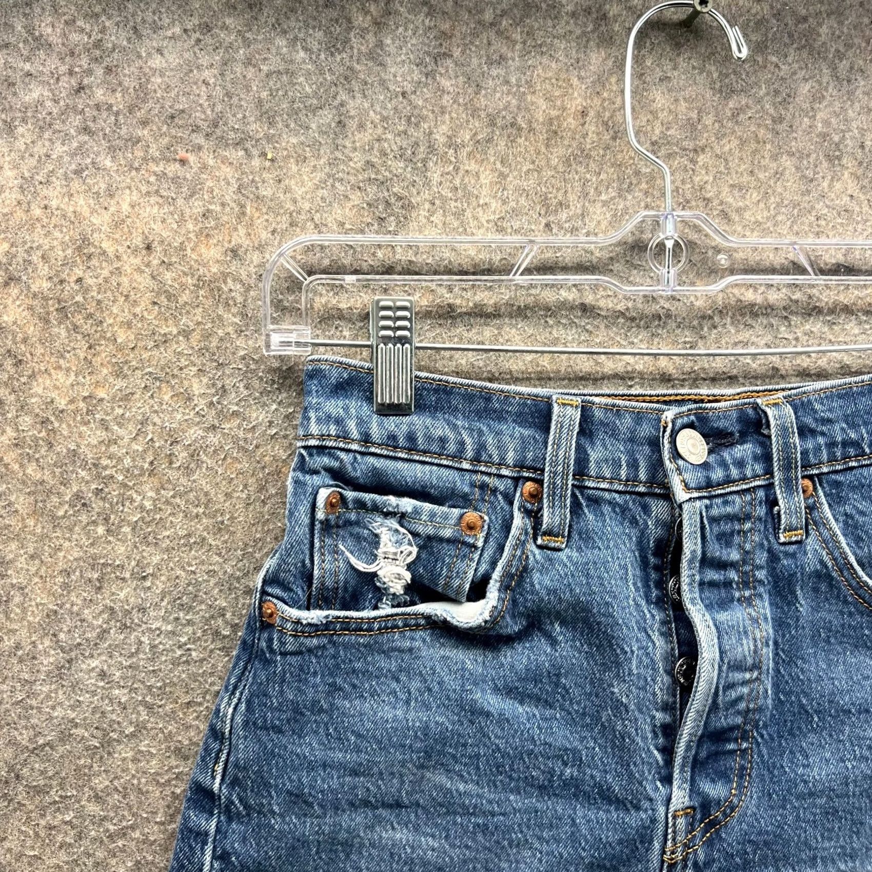 Levi's Levi's 501 Jeans Shorts Womens 26 Blue Denim High Rise Button Fly Light Wash Casual Size 26" / US 2 / IT 38 - 5 Thumbnail