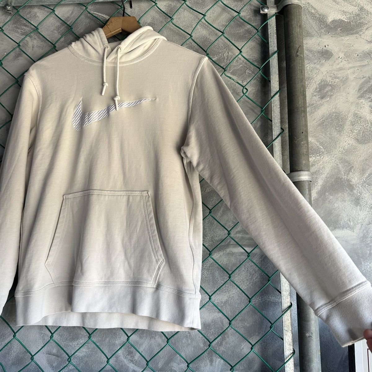 Nike Nike Men's Cotton Pullover Hoodie | Size M | Cream Size US M / EU 48-50 / 2 - 4 Thumbnail