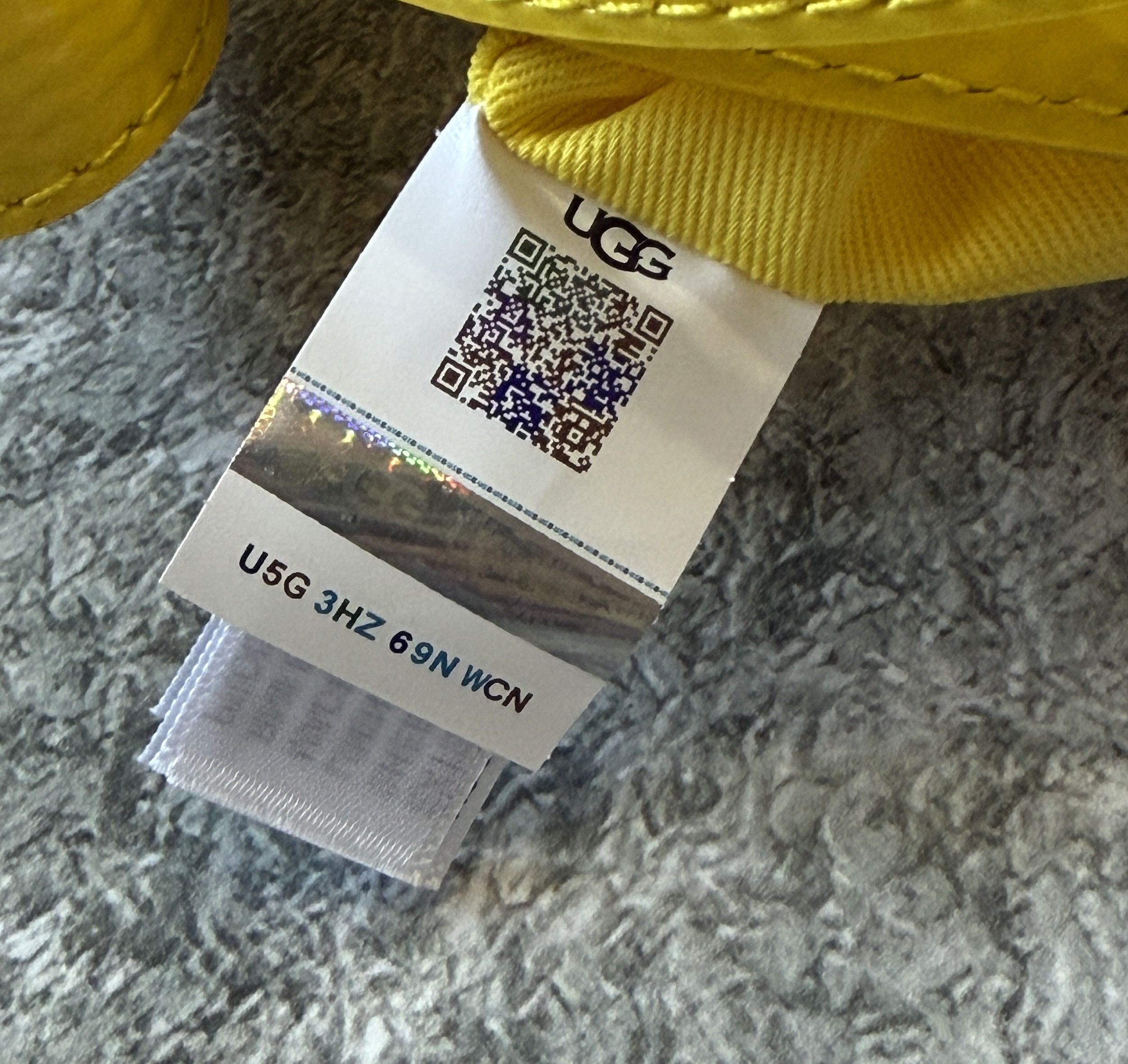 Telfar × Ugg UGG X TELFAR MEDIUM SHOPPER CRINKLE YELLOW TAX Size ONE SIZE - 7 Thumbnail