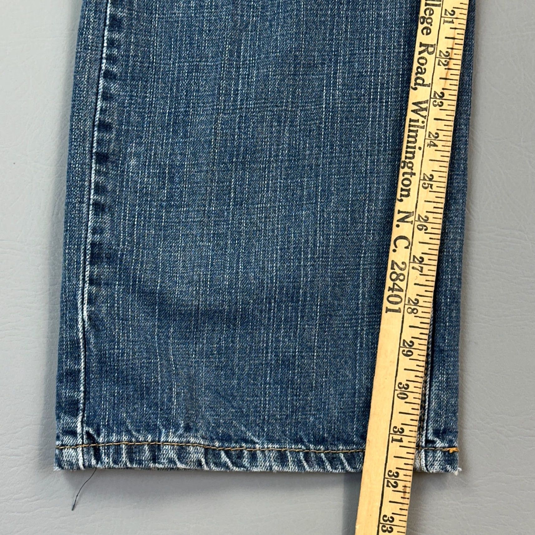 Levi's VINTAGE Levi's 559 Jeans Mens 34x32 Blue Denim Relaxed Straight Grunge Y2K Jeans Mens Size US 34 / EU 50 - 4 Thumbnail
