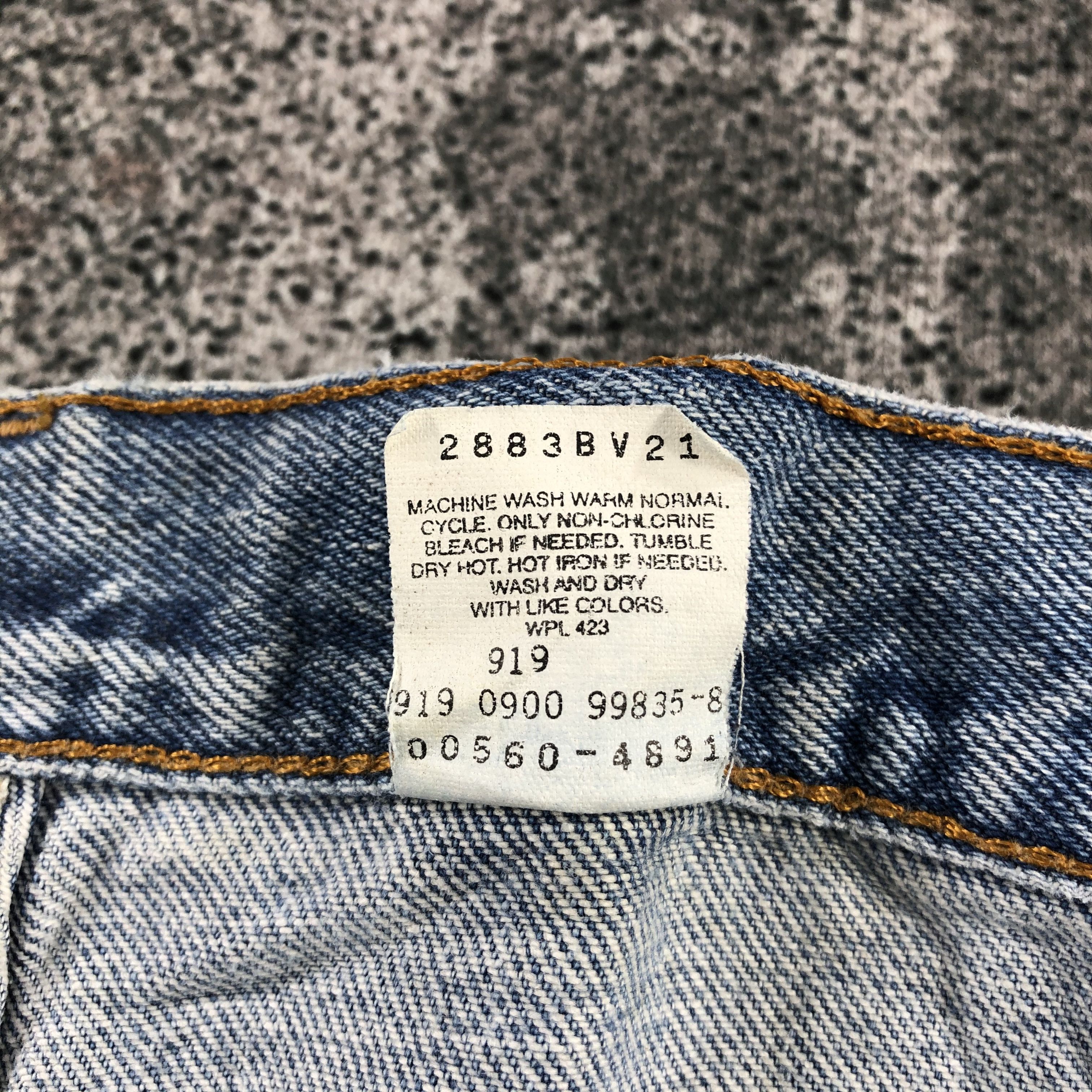 Levi's Vintage Levis 560 Jeans Medium Wash Denim KJ918 Size US 34 / EU 50 - 14 Thumbnail