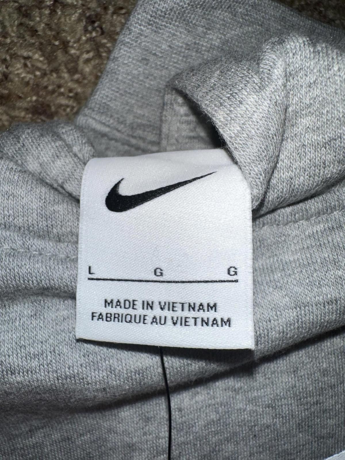 Nike Nike Big Kids (Boy’s) Club Fleece Vollyball Grey Hoodie Size US L / EU 52-54 / 3 - 2 Thumbnail