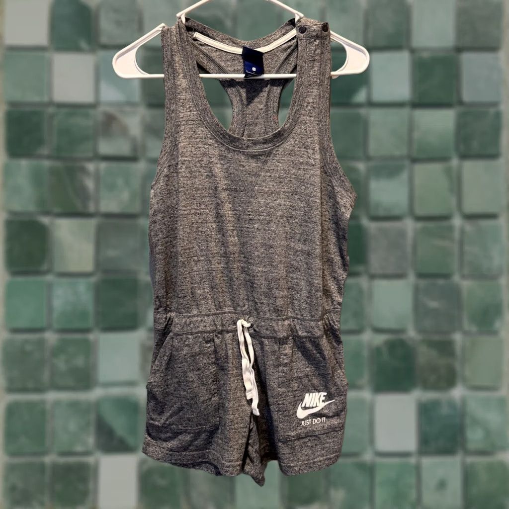 Nike Nike Women's Romper Size S Gray Heather Solid Size 28" / US 6 / IT 42 - 1 Thumbnail