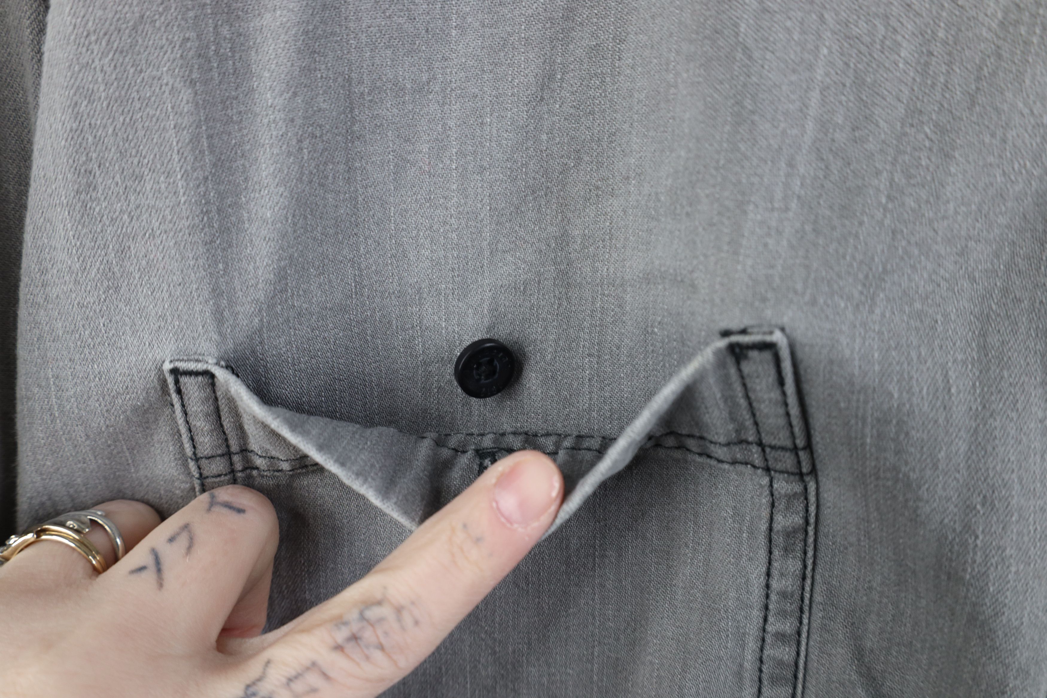 L.L. Bean Vintage LL Bean Stonewash Double Pocket Button Shirt Gray Size US XL / EU 56 / 4 - 8 Thumbnail