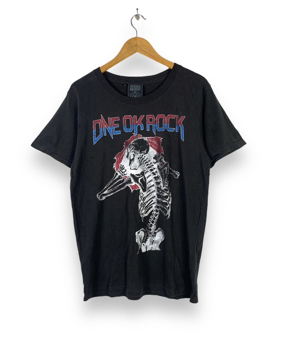Band Tees × Japanese Brand × Vintage Vintage Rock Band One Ok Rock Tshirt Size US L / EU 52-54 / 3 - 1 Thumbnail