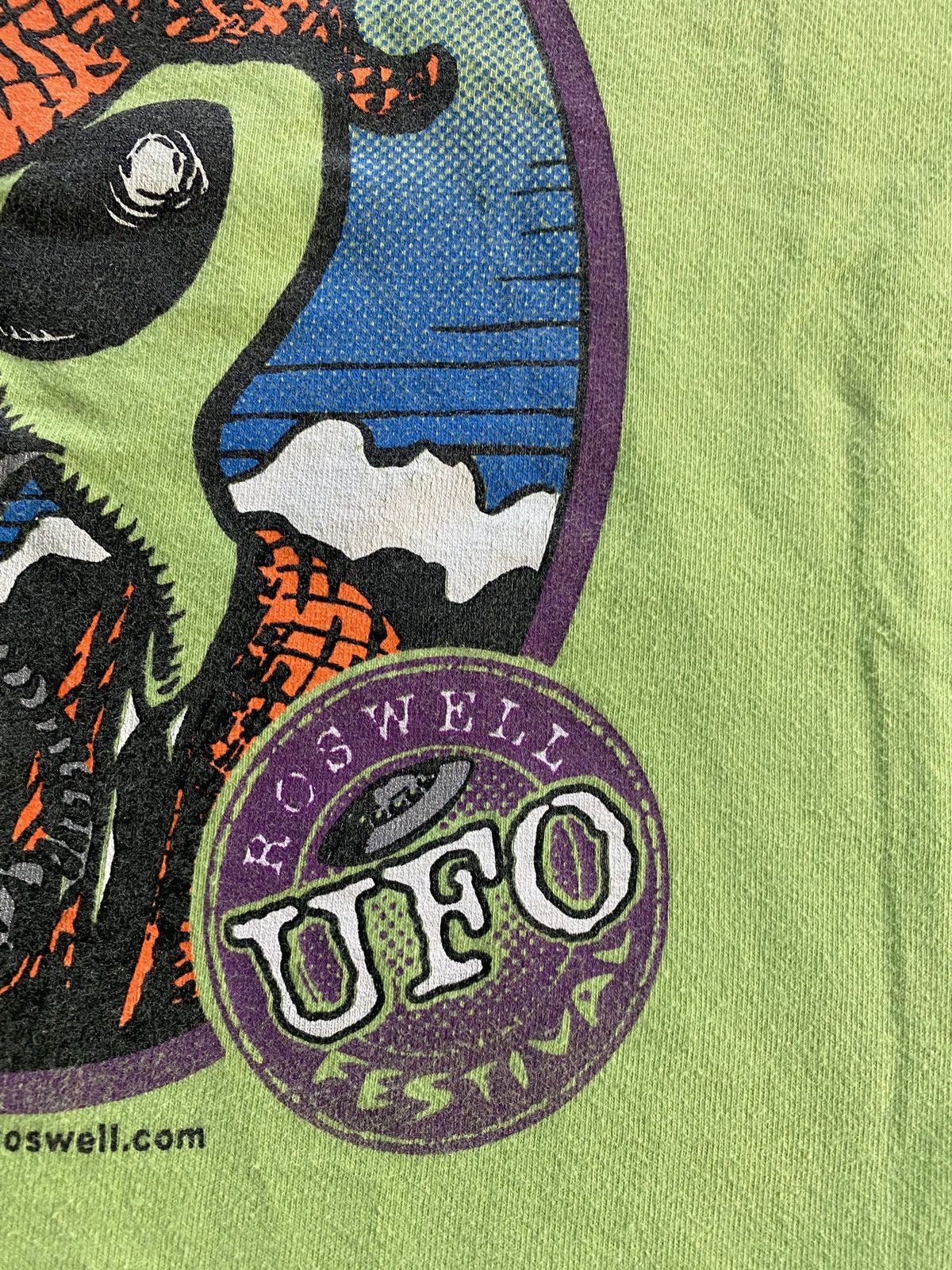 Vintage Vintage 2002 Y2K Roswell UFO Festival Alien Green Tee Size US L / EU 52-54 / 3 - 7 Thumbnail