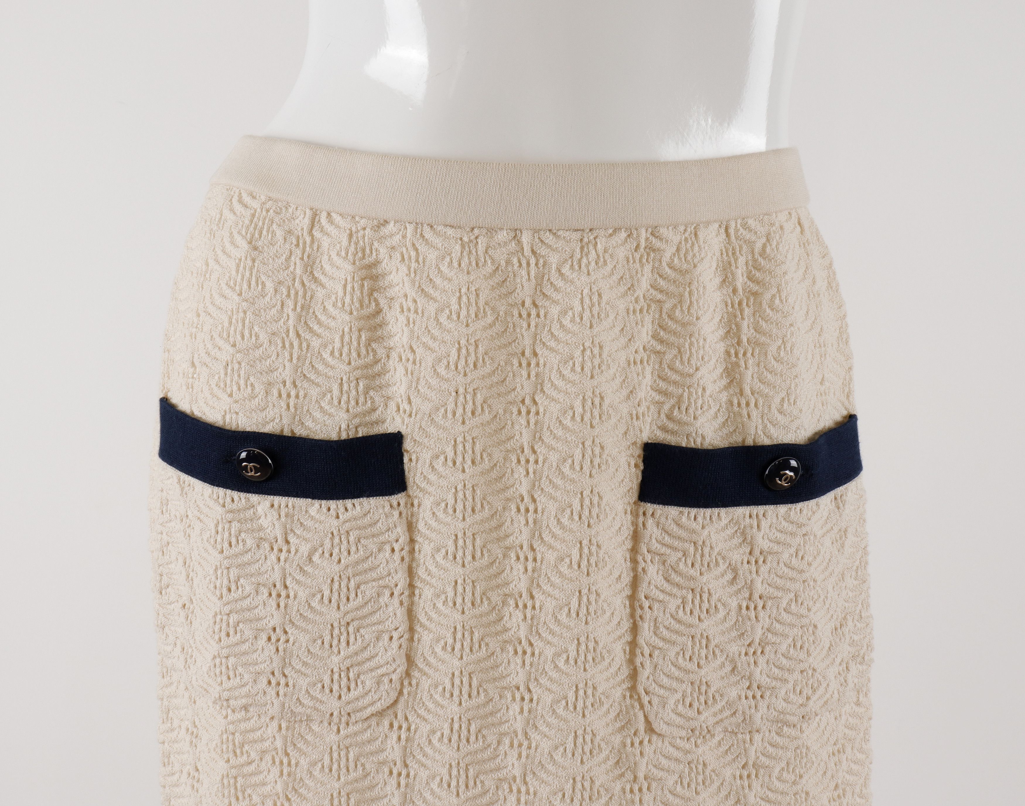 Chanel Chanel Cream Knitted Midi Skirt with Navy Pocket Size 38 Size 26" / US 2 / IT 38 - 3 Thumbnail