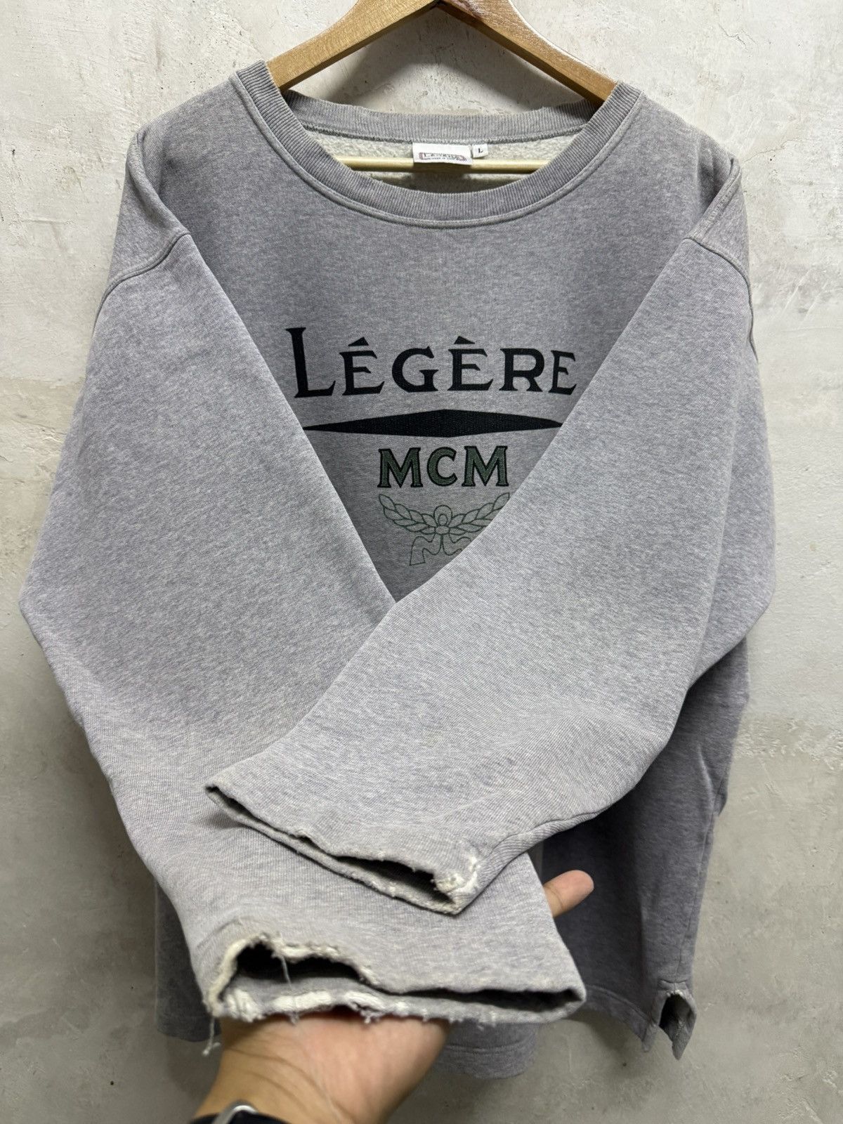 MCM Distressed Vintage MCM Legere Big Logo Sweatshirt Size US L / EU 52-54 / 3 - 3 Thumbnail