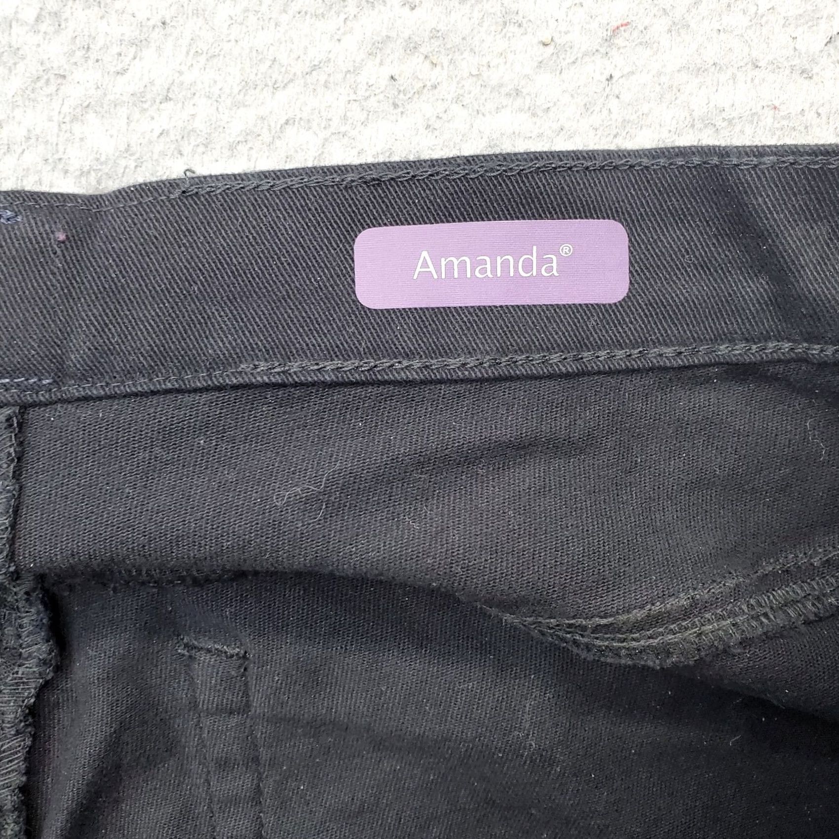 Gloria Vanderbilt Gloria Vanderbilt Amanda Jeans Womens 22W Black Slimming Tapered Leg Jeans Size 40" / US 18 - 7 Thumbnail