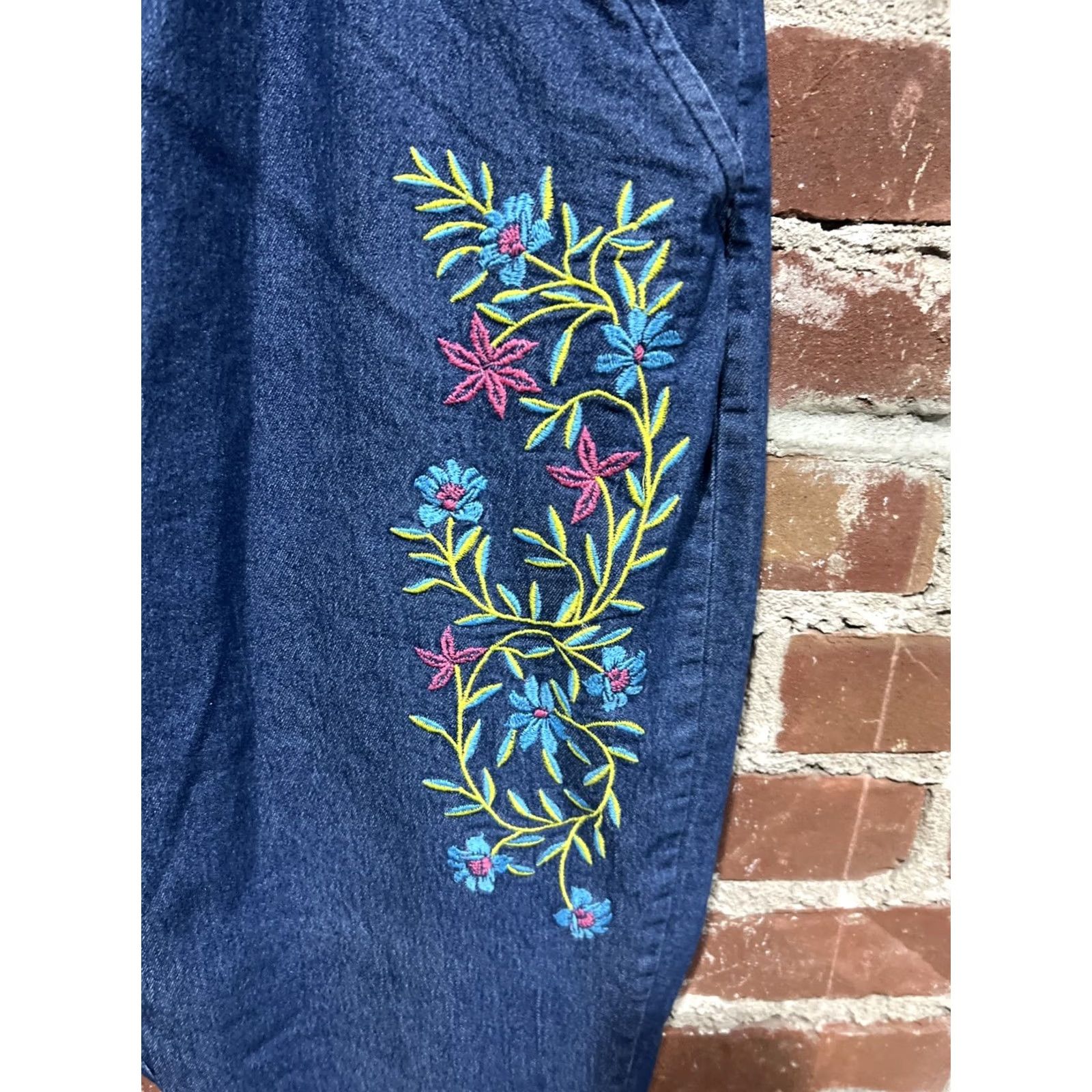 Denime American Sweetheart Capri Denim Pull On Womens Plus PXX Blue Embroidery Pants Size ONE SIZE - 2 Thumbnail