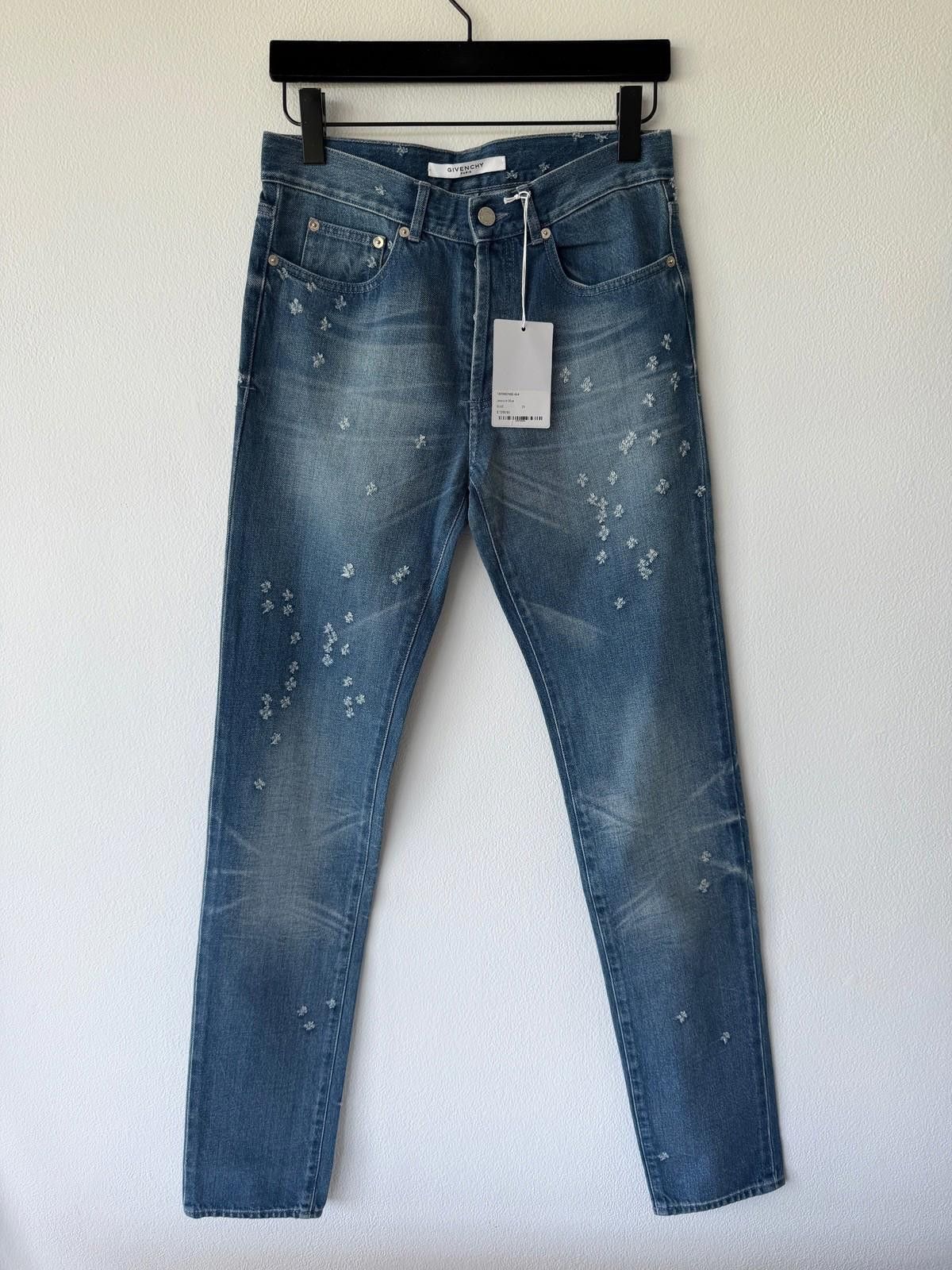 Givenchy new Givenchy mens denim jeans blue distressed 29 Size US 29 - 1 Thumbnail