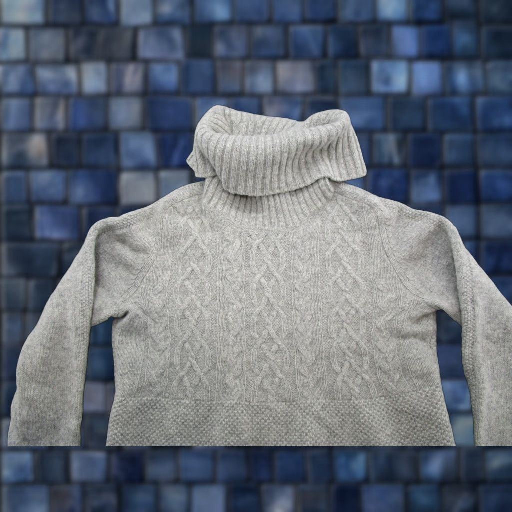 Gap **Women's Gray Wool Blend Turtleneck Pullover Size Medium Knit Sweater** User: Women's Gray Wool Blend Turtleneck Pullover Size Medium Knit Sweater Size M / US 6-8 / IT 42-44 - 1 Thumbnail