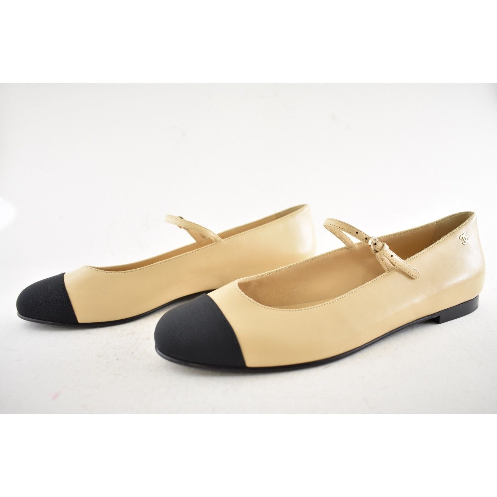 Chanel Chanel 24A Beige Leather Black Logo Mary Jane Ballerina 41.5 Size US 11.5 / IT 41.5 - 13 Thumbnail