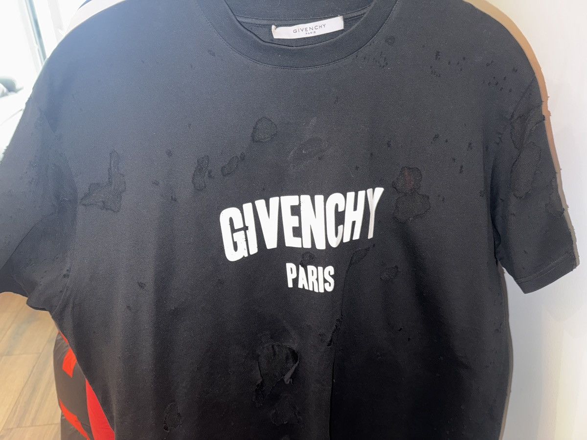 Givenchy Givenchy T-Shirt Size US M / EU 48-50 / 2 - 3 Thumbnail