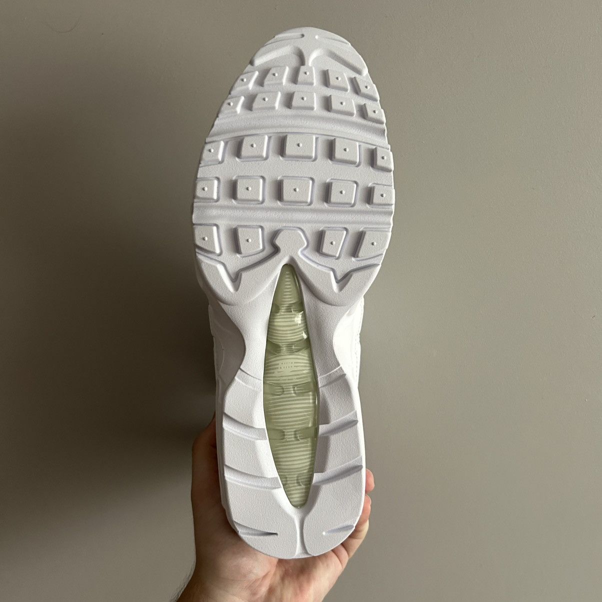 Nike Nike Air Max 95 White Essential EUR 44 Size US 9 / EU 42 - 12 Thumbnail