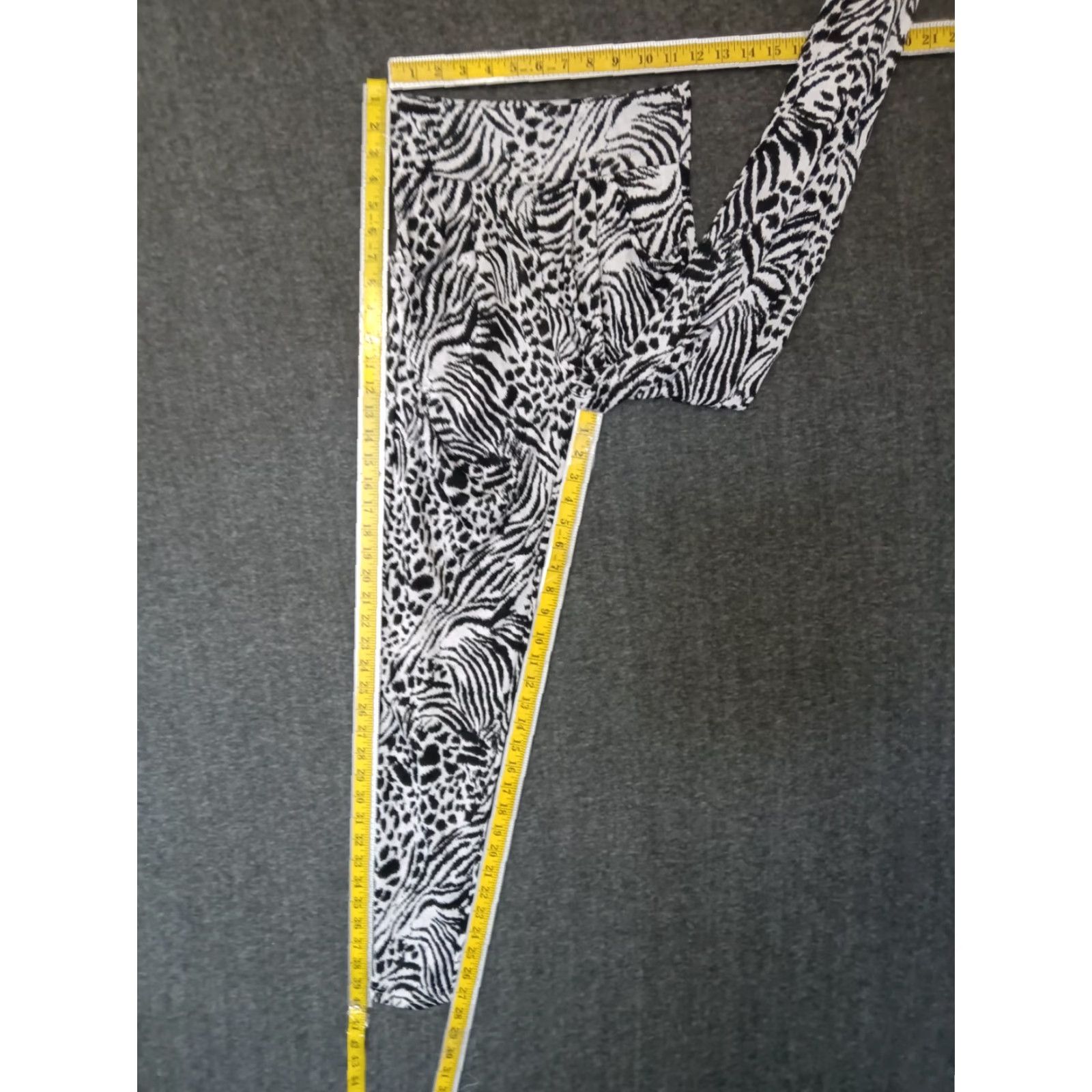 Vintage Codigo Animal Print Leggings Women's Black/White S Animal Print Leggings Womens S Black/White Codegio? Size 28" / US 6 / IT 42 - 4 Thumbnail