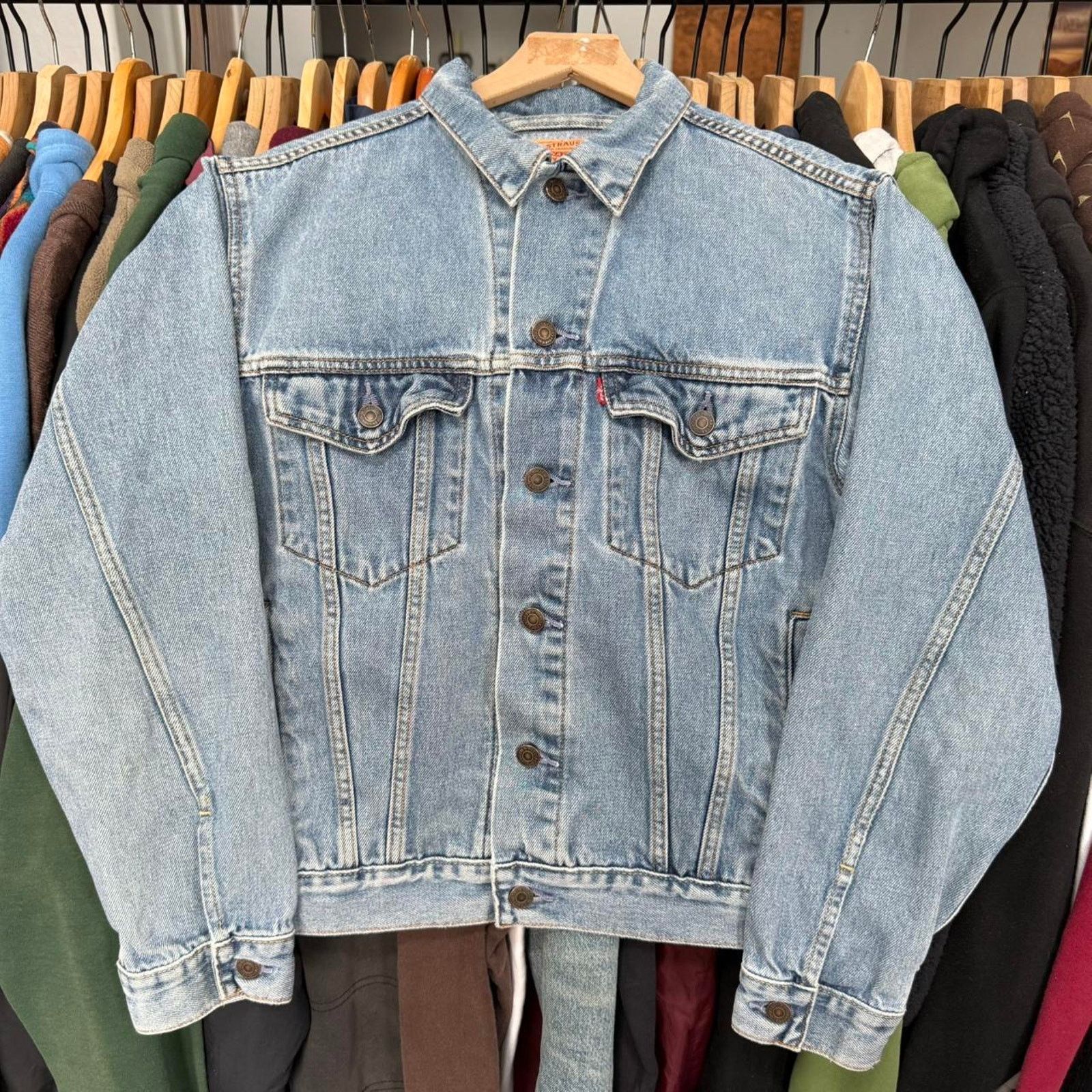 Levi's Vintage 2004 Levi's Standard Deneim Trucker Jacket Racing Size US S / EU 44-46 / 1 - 1 Thumbnail