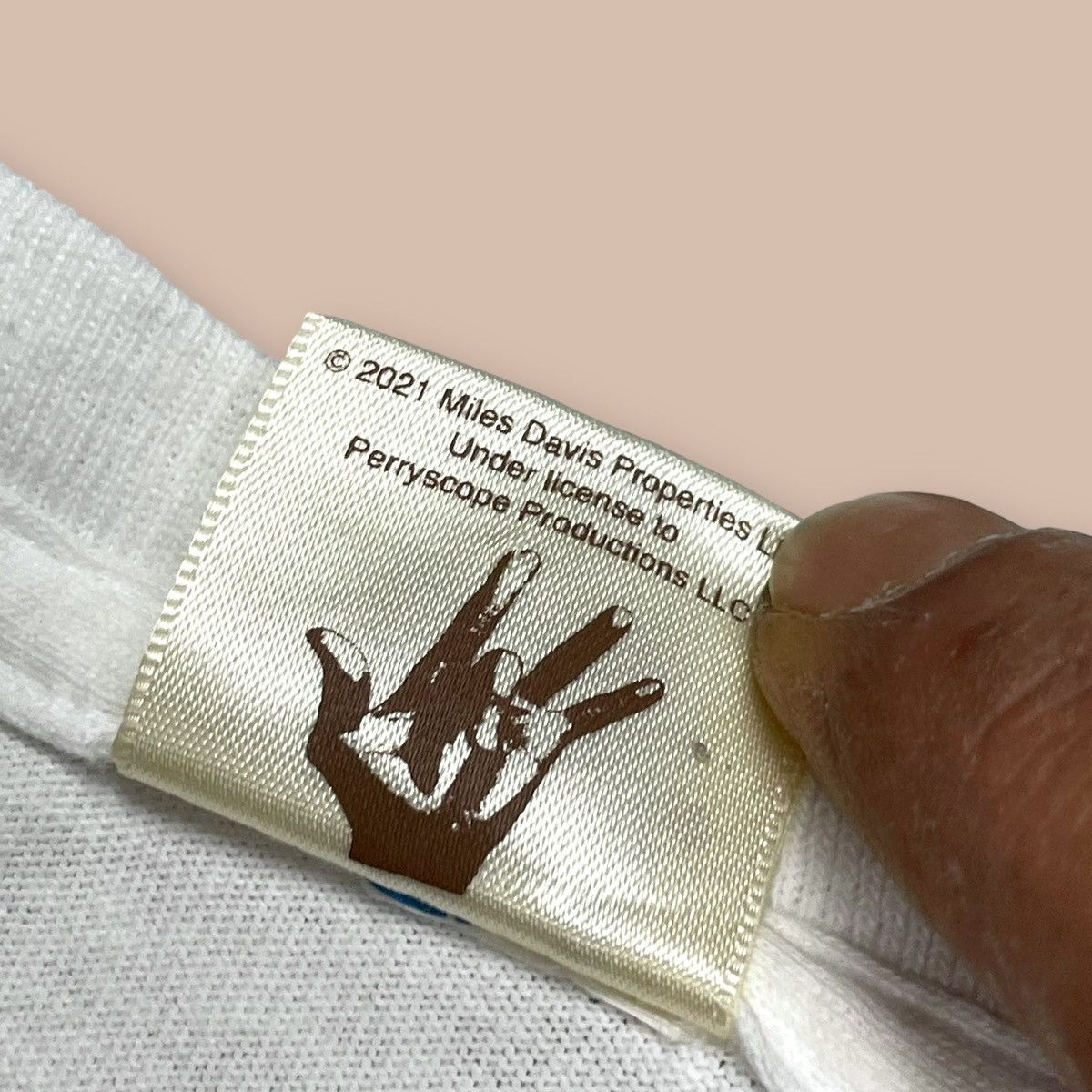 Huf HUF x Miles Davis "Directions" White Tee Size US M / EU 48-50 / 2 - 9 Thumbnail