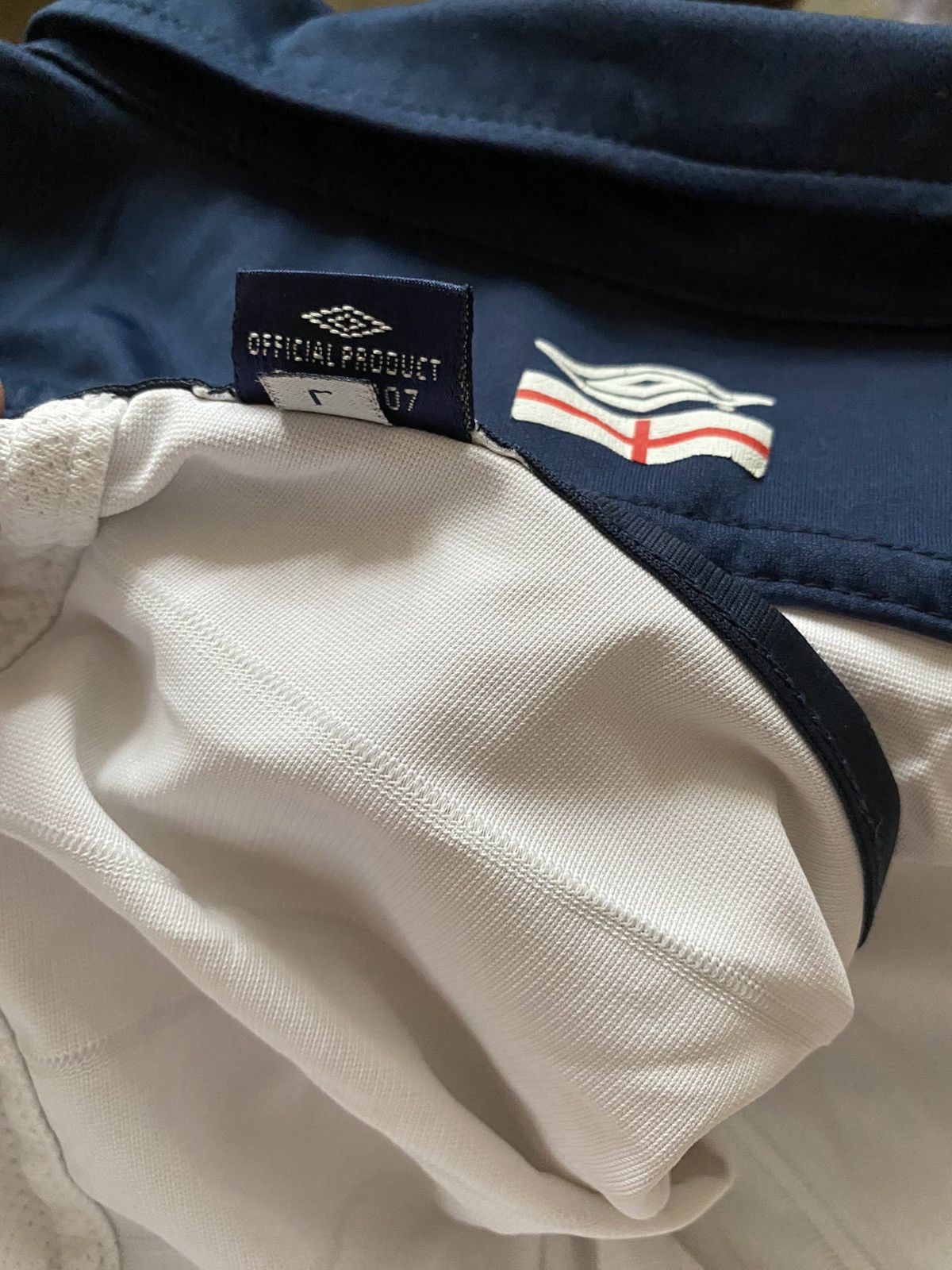 Umbro ENGLAND 2003 2005 HOME SOCCER JERSEY UMBRO REVERSIBLE Size US L / EU 52-54 / 3 - 6 Thumbnail