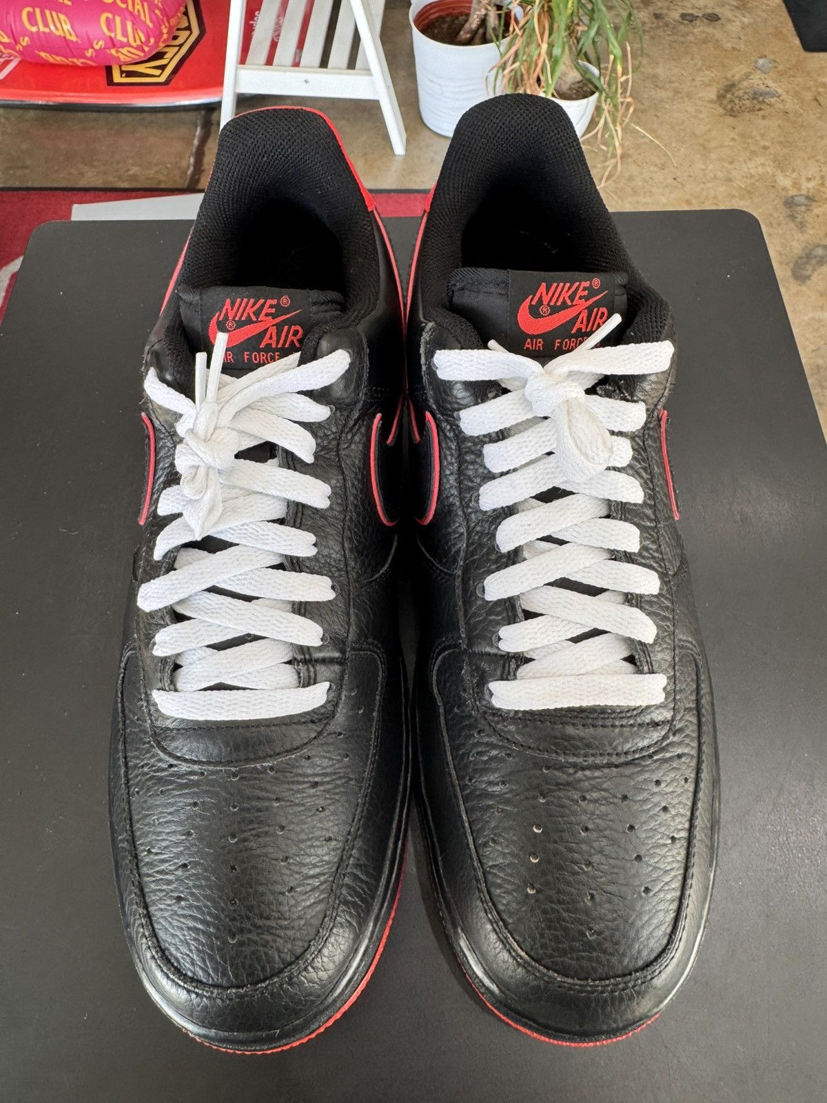 Nike Nike Air Force 1 Low Black Red Size 12 (2012) Size US 12 / EU 45 - 2 Thumbnail