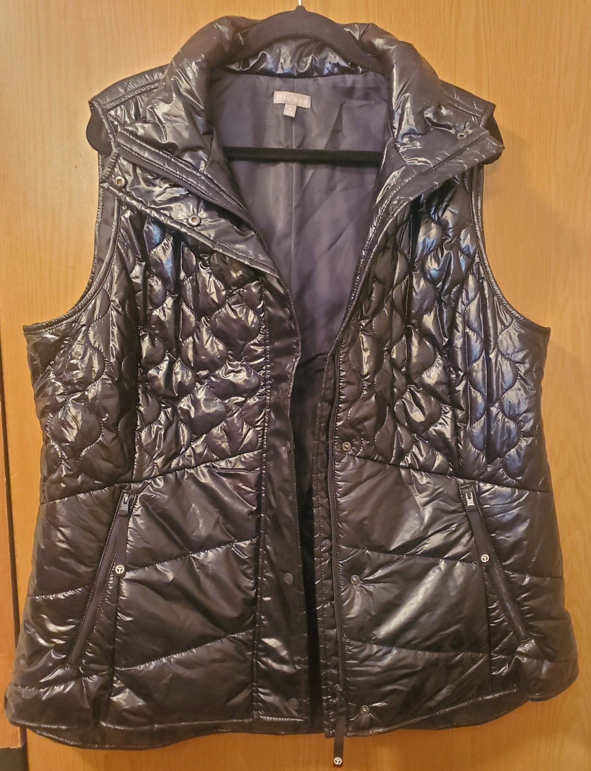 Talbots NWT T by Talbots High Shine High-Low Hem Quilted Puffer Vest Size XL / US 12-14 / IT 48-50 - 18 Thumbnail