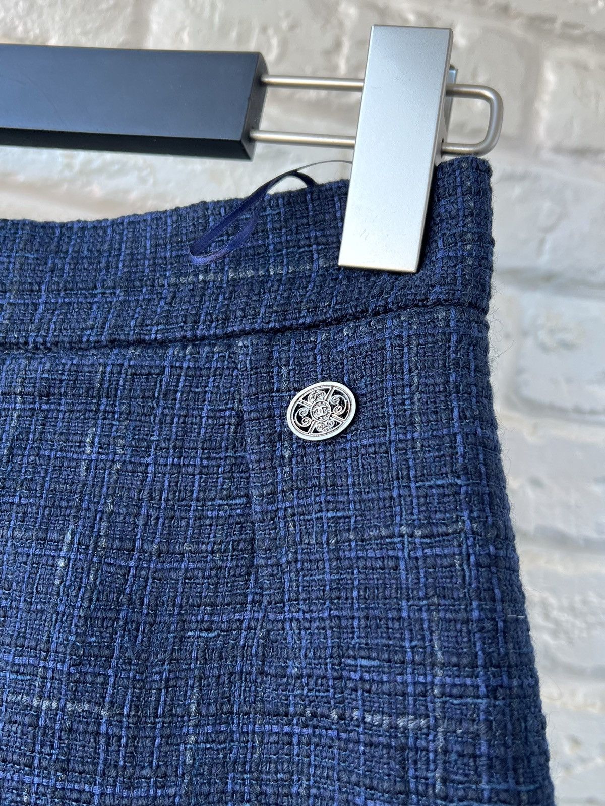 Chanel Chanel Wool Tweed Pleated Logo Navy Skirt Size 27" / US 4 / IT 40 - 3 Thumbnail