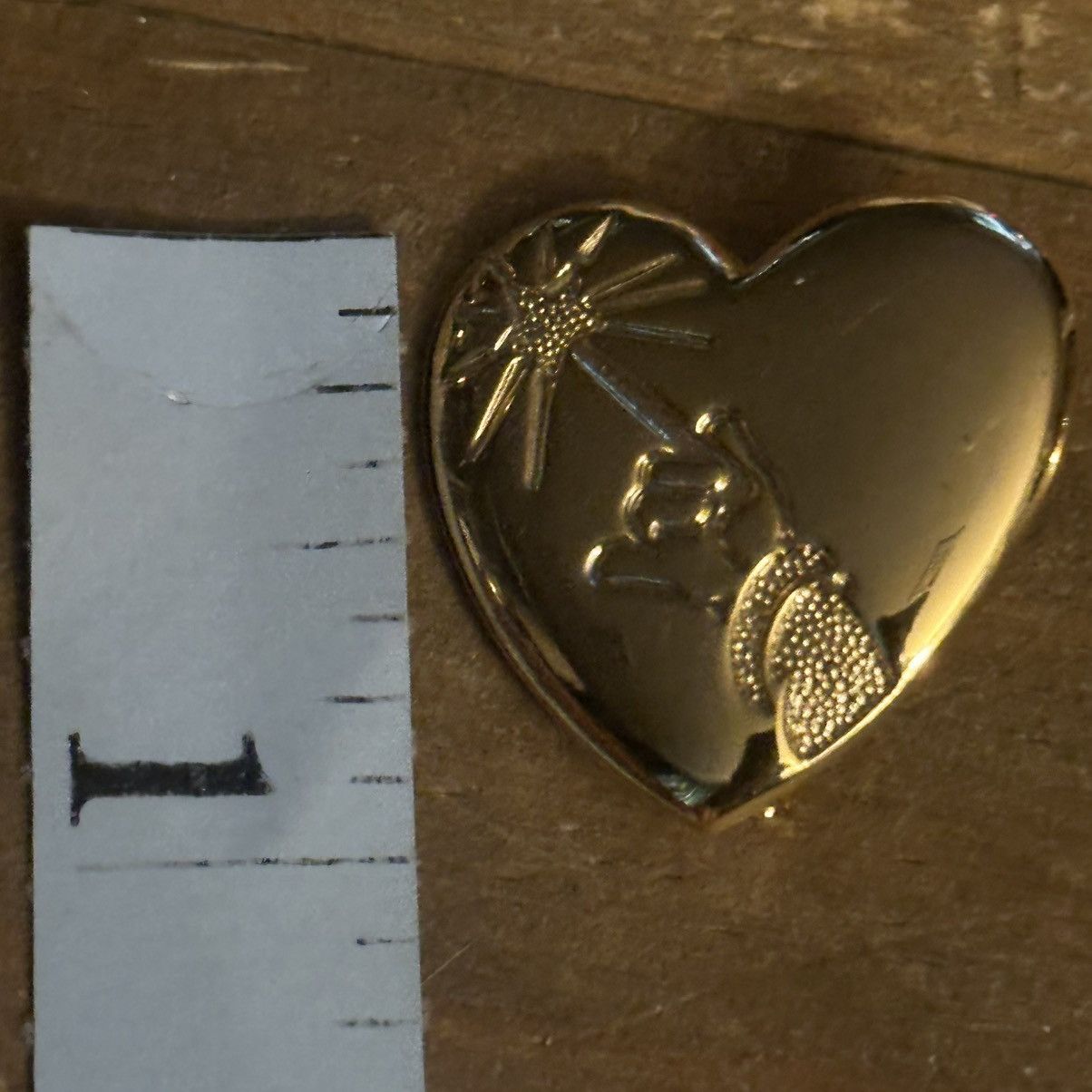 Disney Vintage Disney Arm & Wand heart pin Size ONE SIZE - 4 Thumbnail