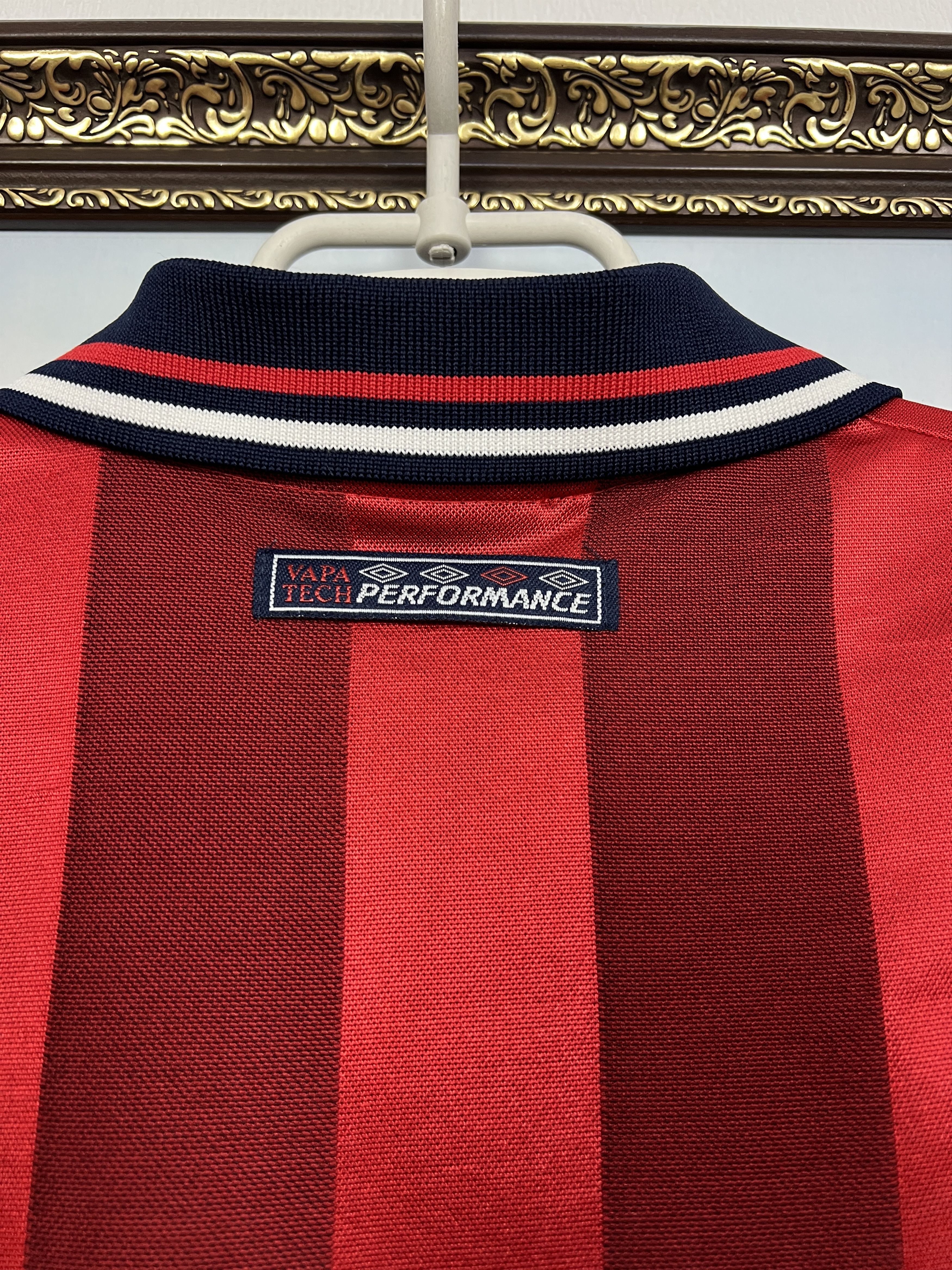 Umbro England Away football shirt 1997 Soccer Umbro Jersey Trikot Size US L / EU 52-54 / 3 - 11 Thumbnail