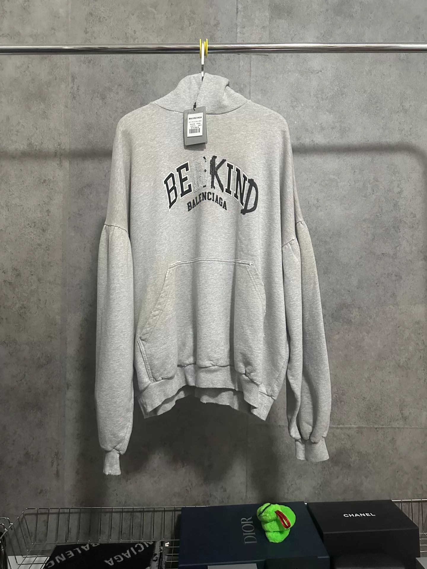 Balenciaga balenciaga gray hoodie with embroidered logo Size US L / EU 52-54 / 3 - 1 Thumbnail
