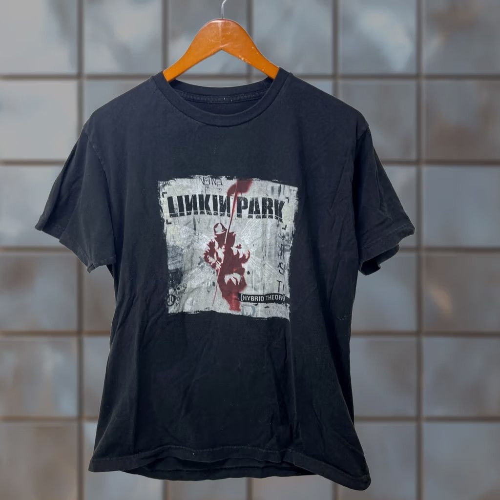Vintage VINTAGE Linkin Park T-Shirt L Black Crew Neck Short Sleeve Graphic Print 2000s Band Mens Size US L / EU 52-54 / 3 - 1 Thumbnail
